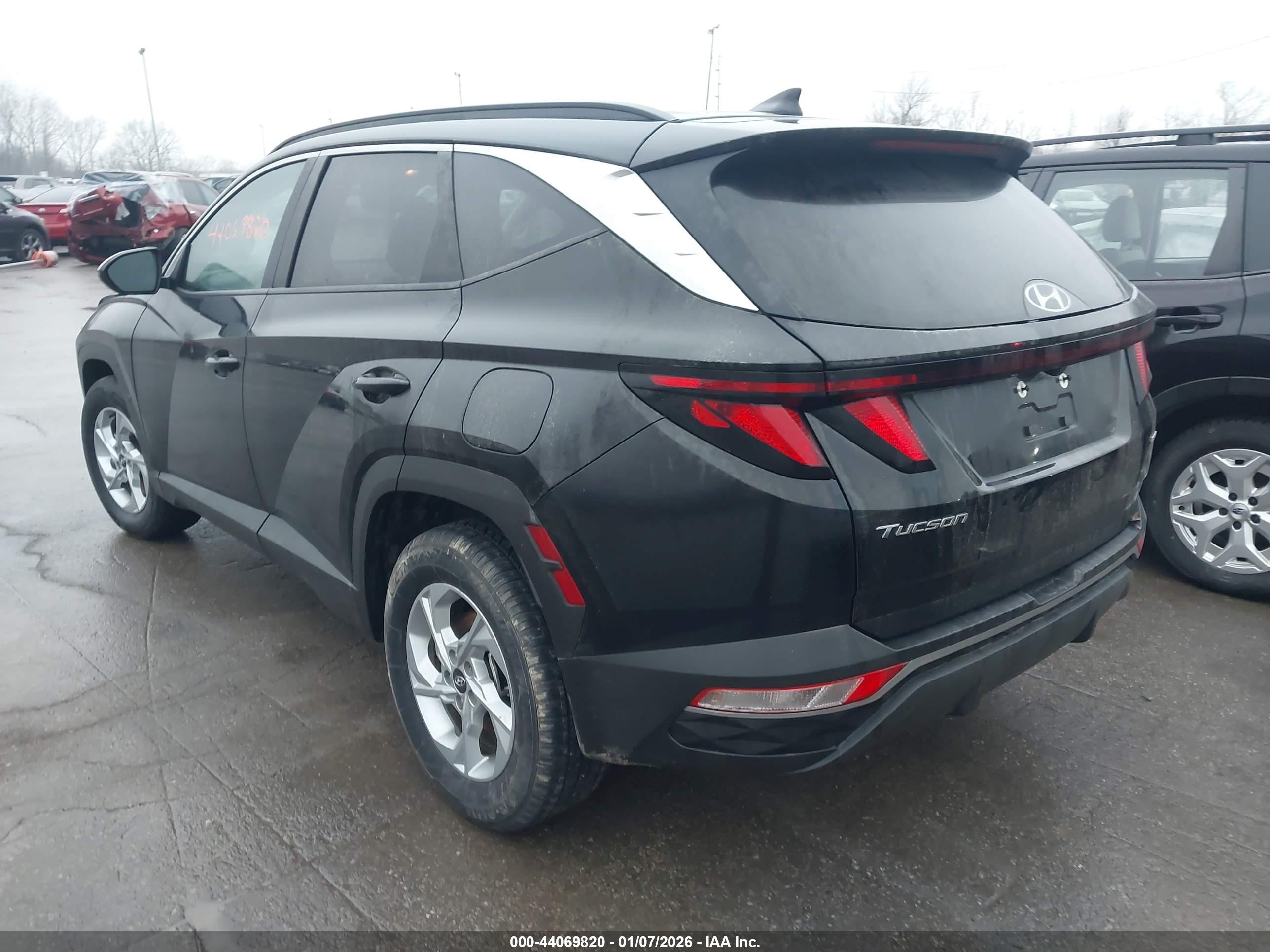 HYUNDAI TUCSON image 3