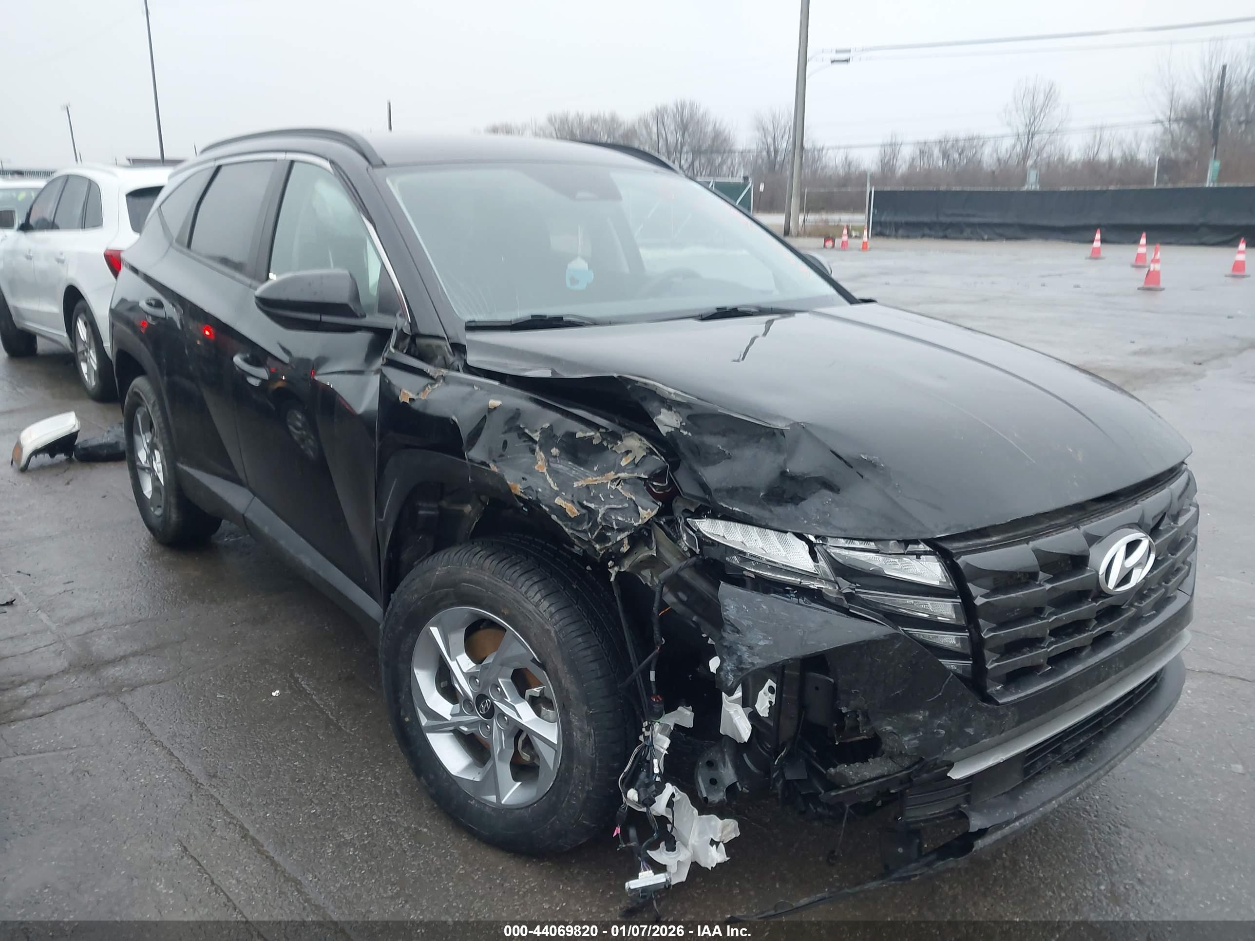 HYUNDAI TUCSON image 6