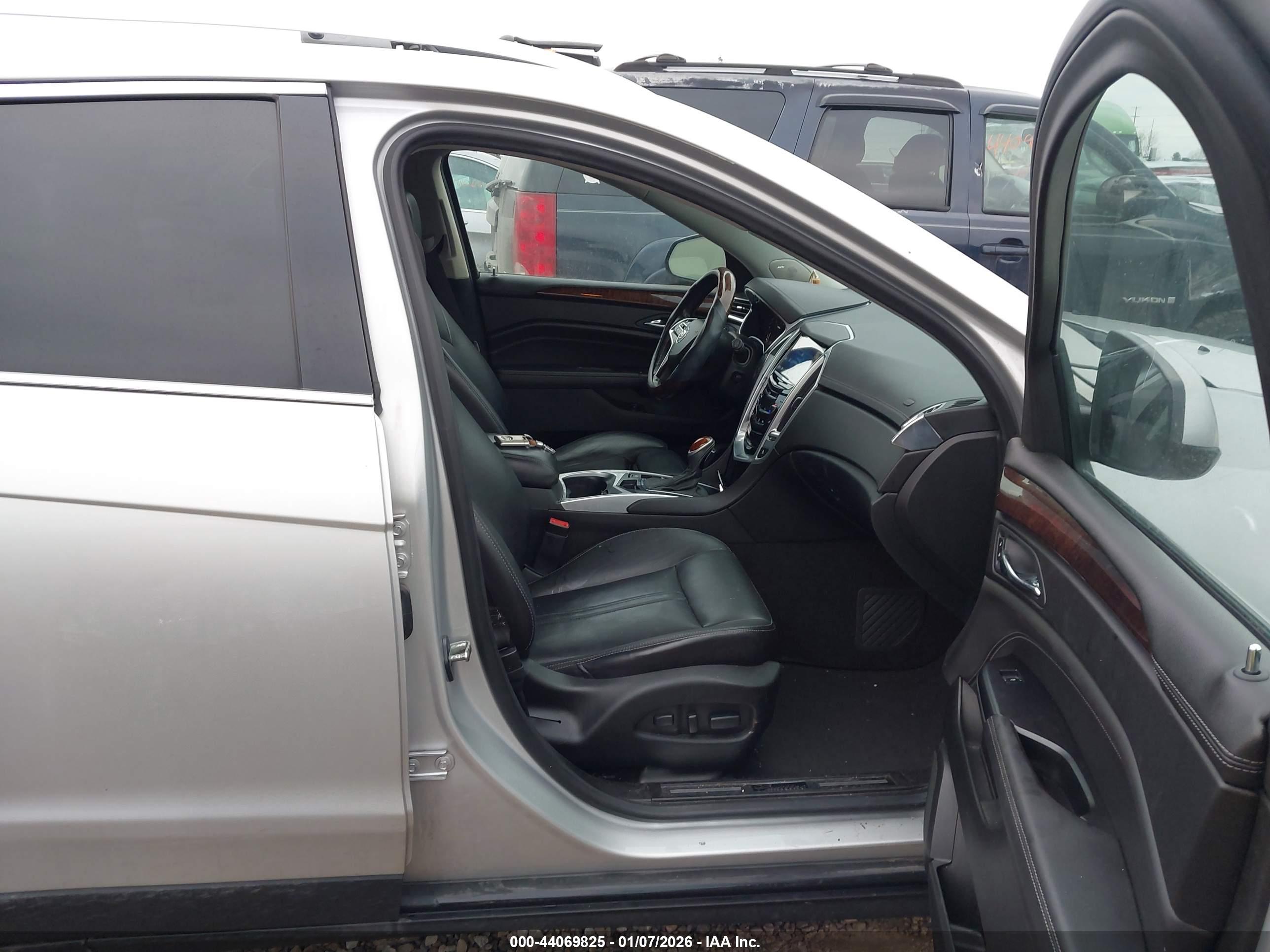 CADILLAC SRX image 5