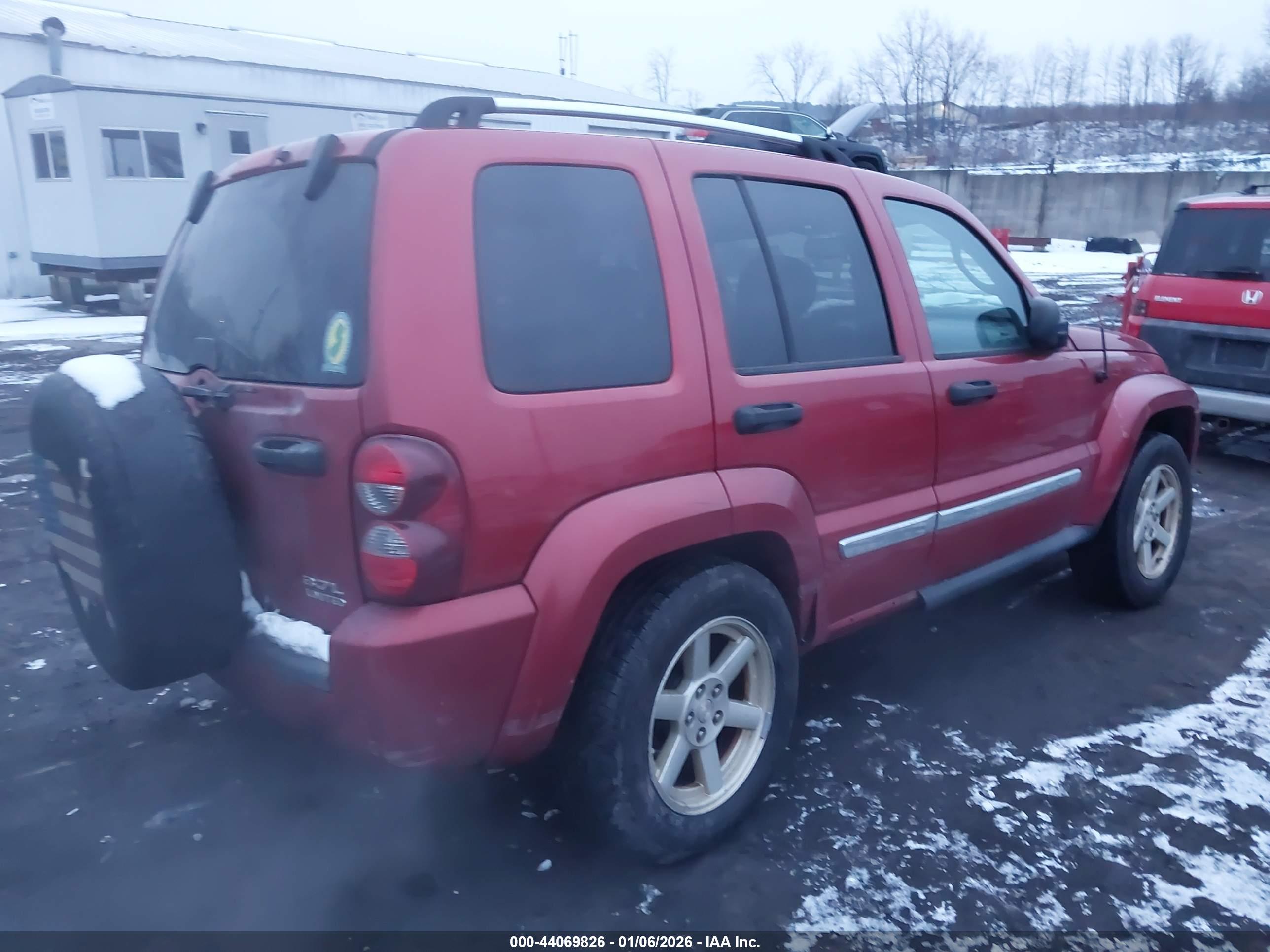 JEEP LIBERTY image 4