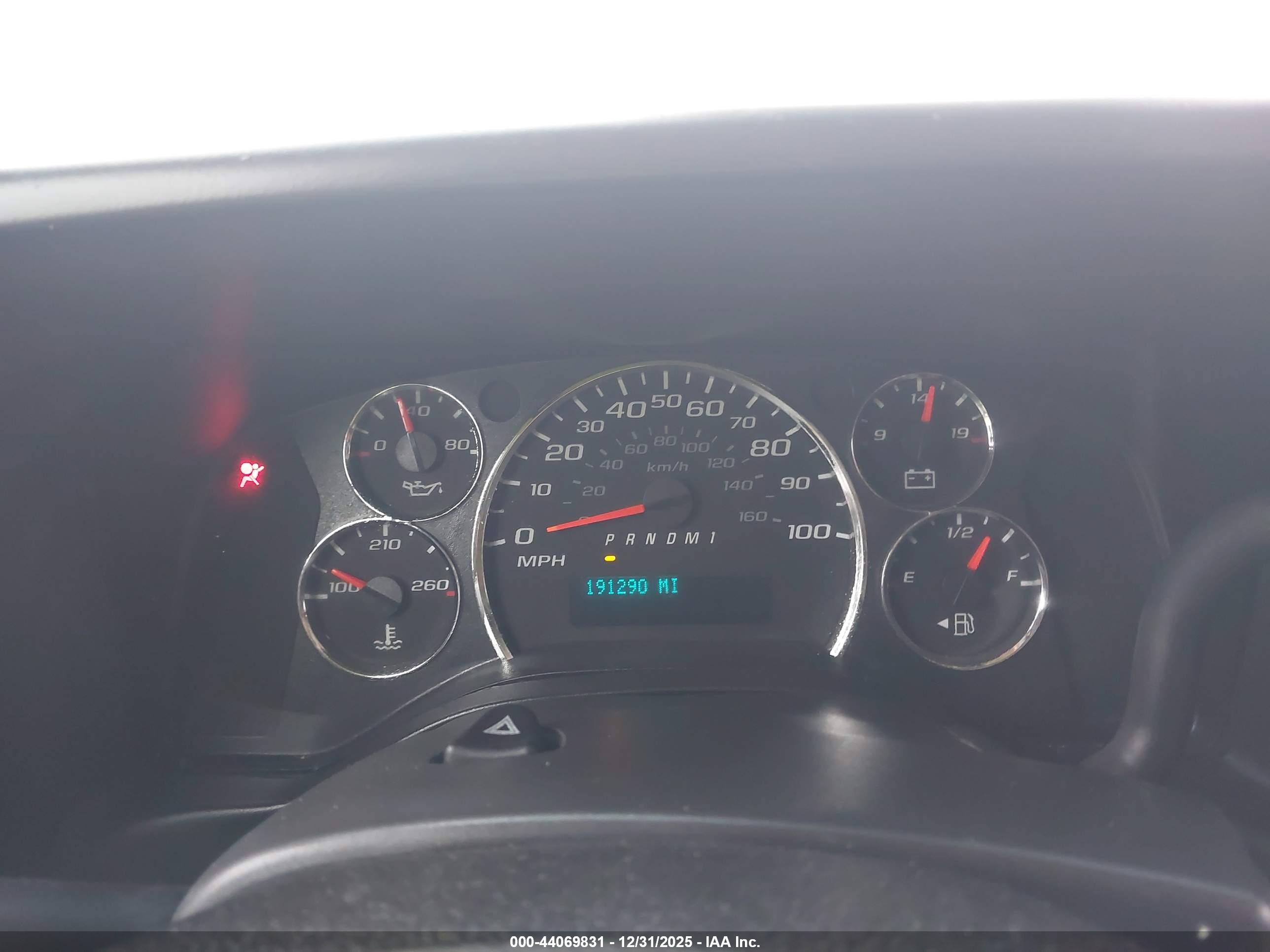 CHEVROLET EXPRESS image 7