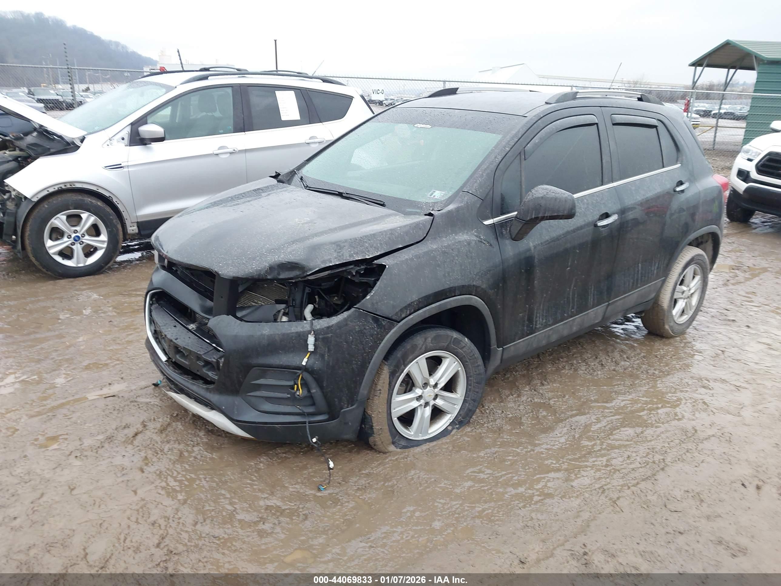 CHEVROLET TRAX image 2