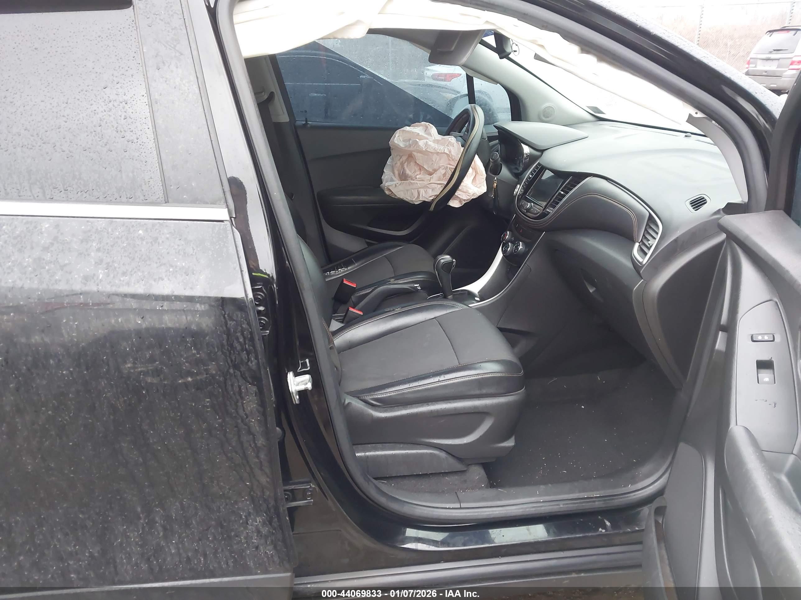 CHEVROLET TRAX image 5