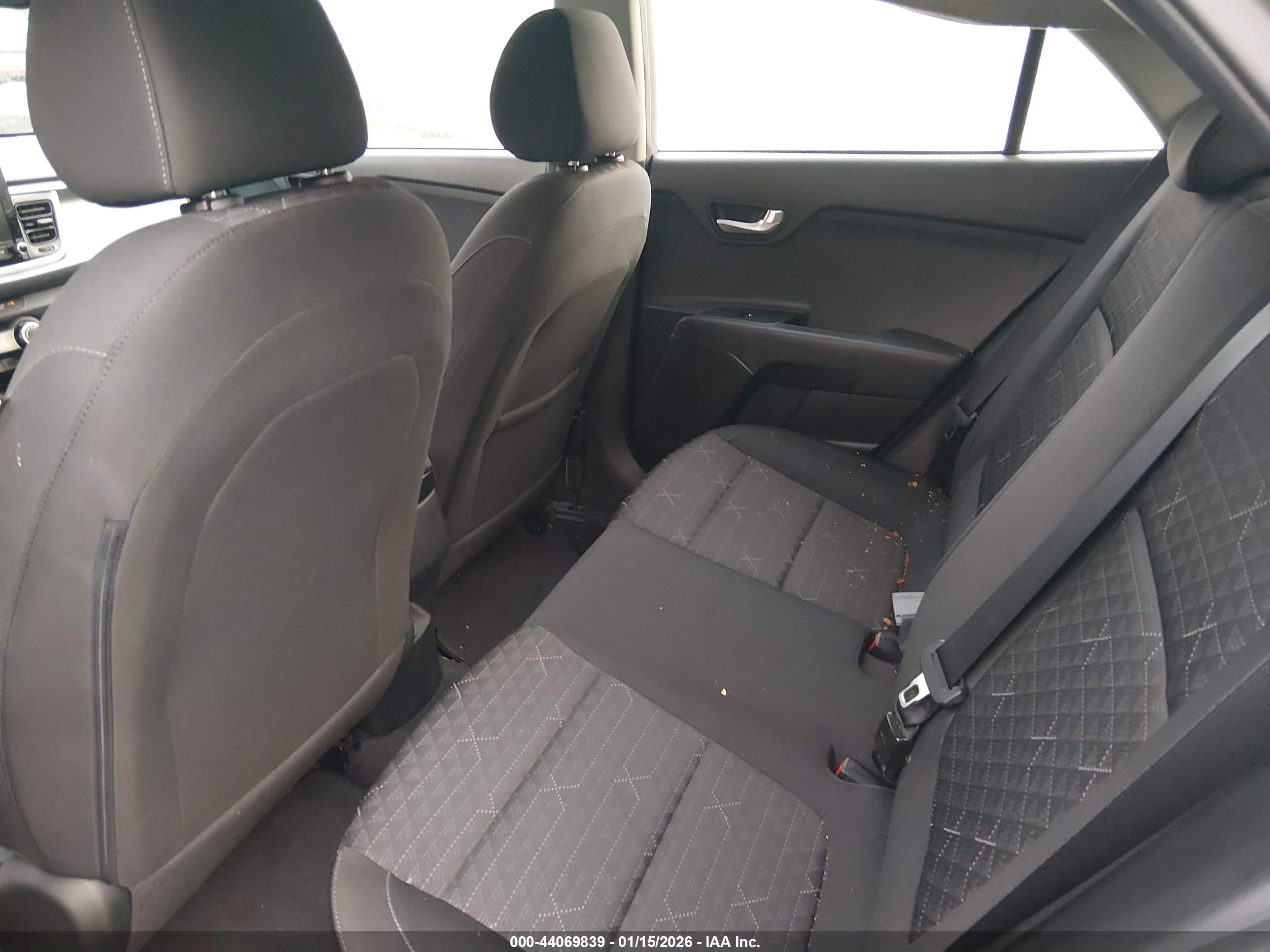 KIA RIO image 8