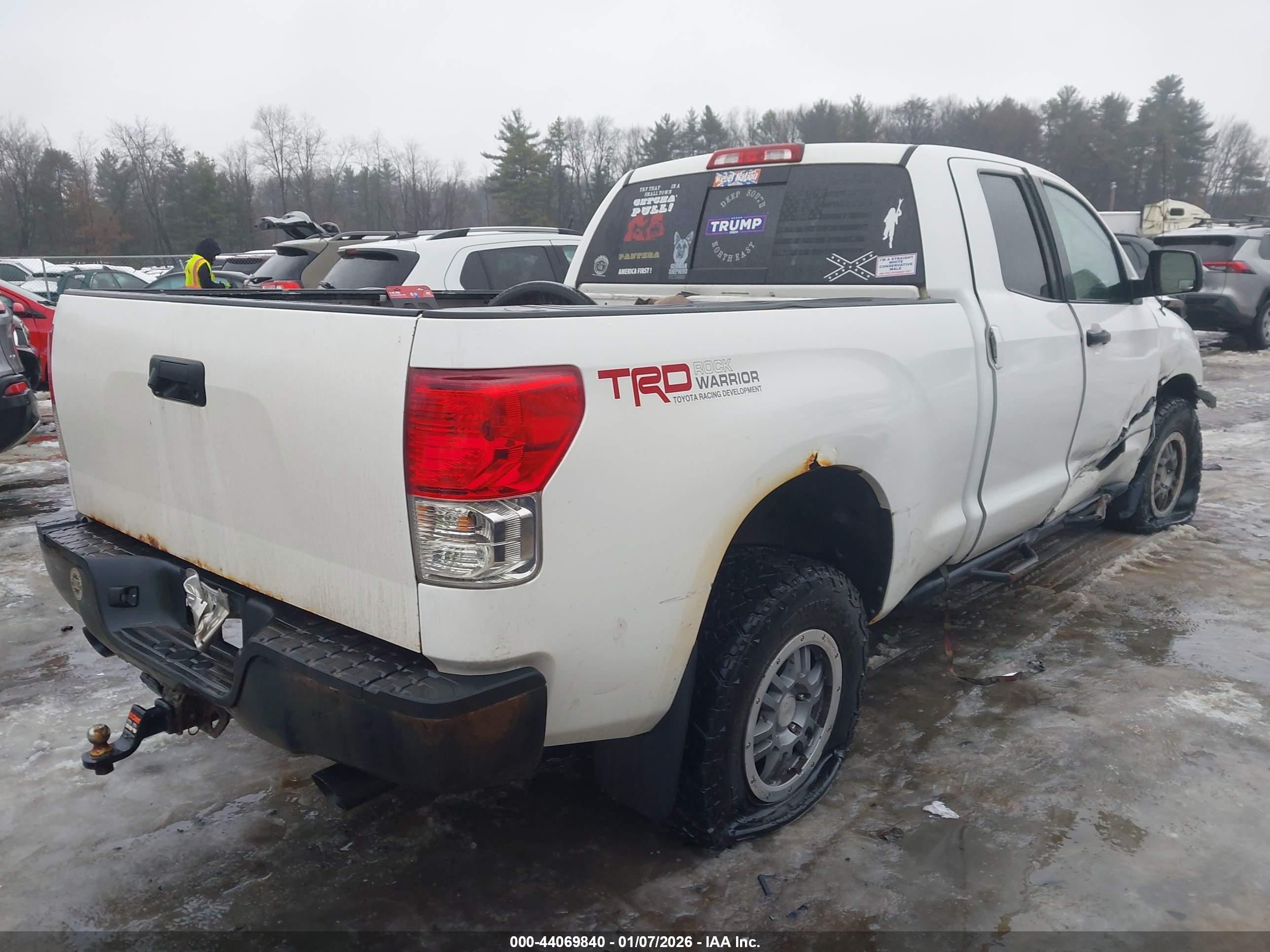 TOYOTA TUNDRA image 4