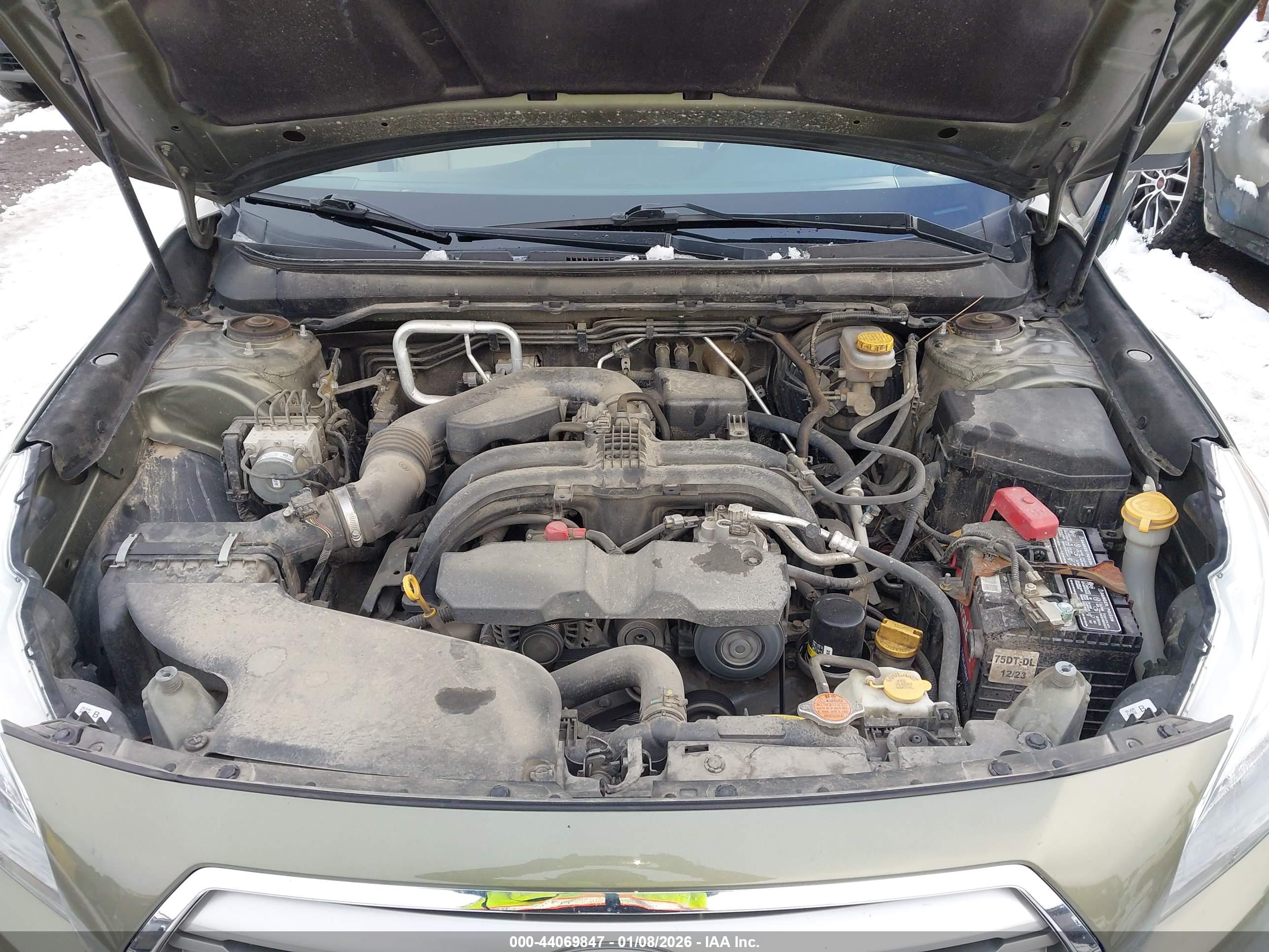 SUBARU OUTBACK image 10