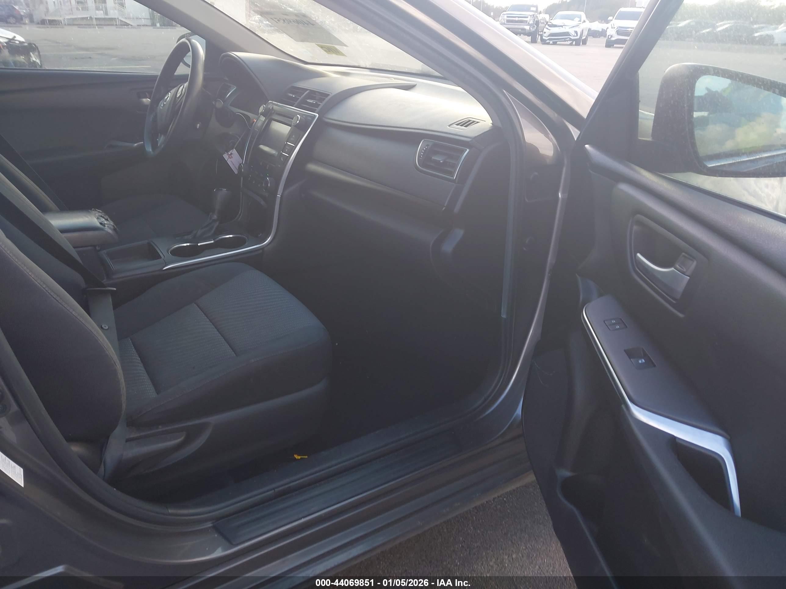 TOYOTA CAMRY image 5