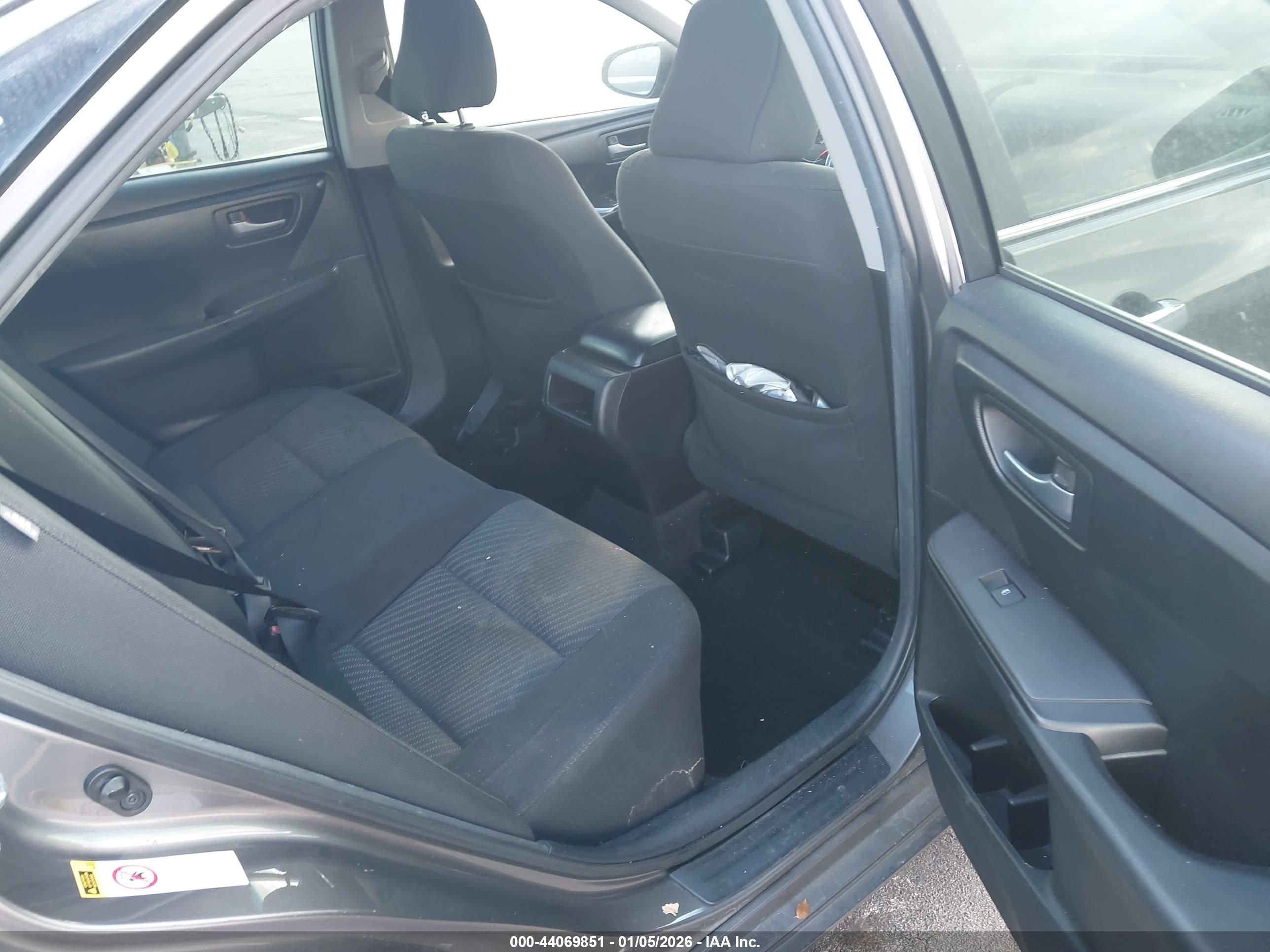TOYOTA CAMRY image 8