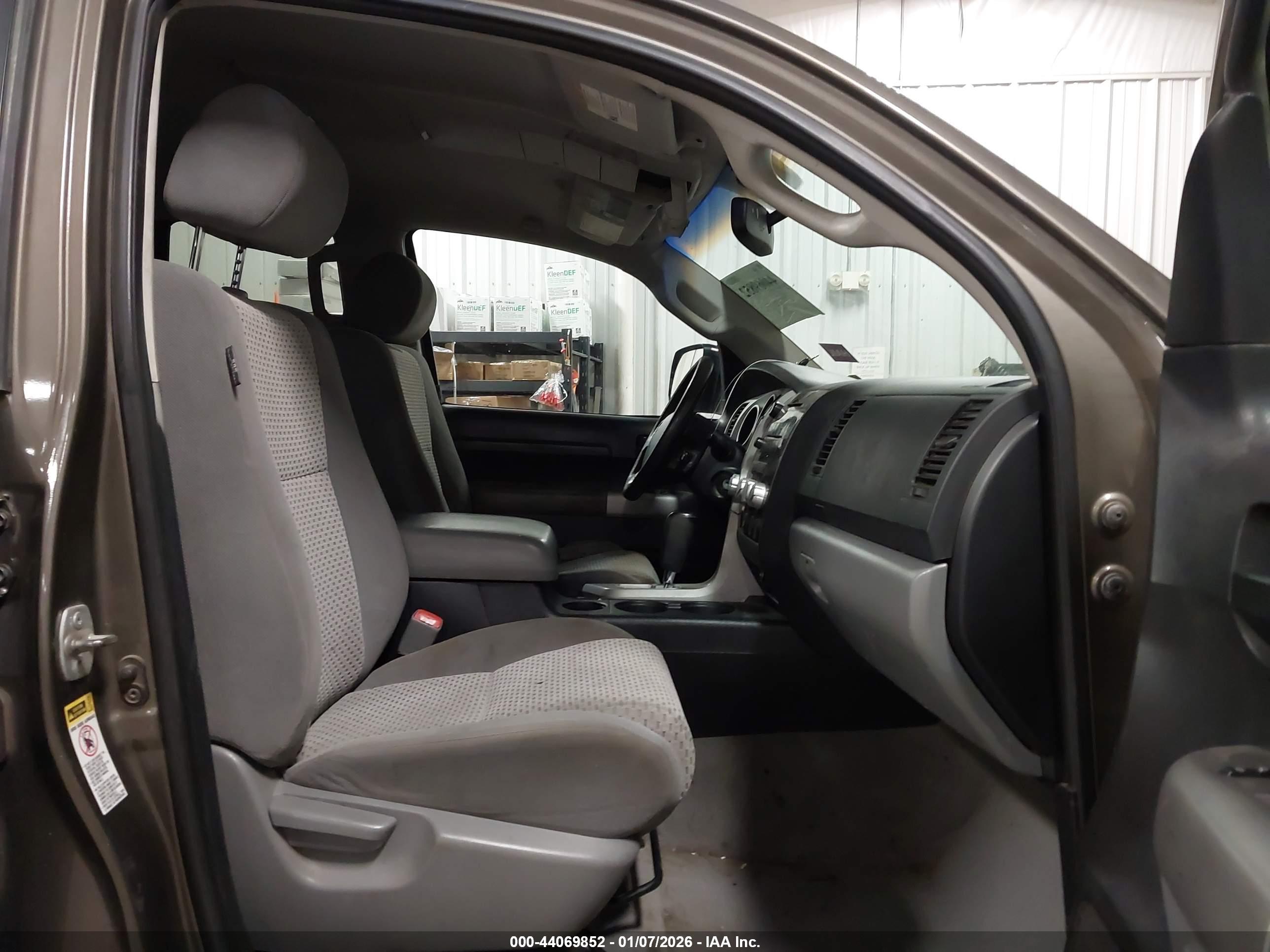 TOYOTA TUNDRA image 5