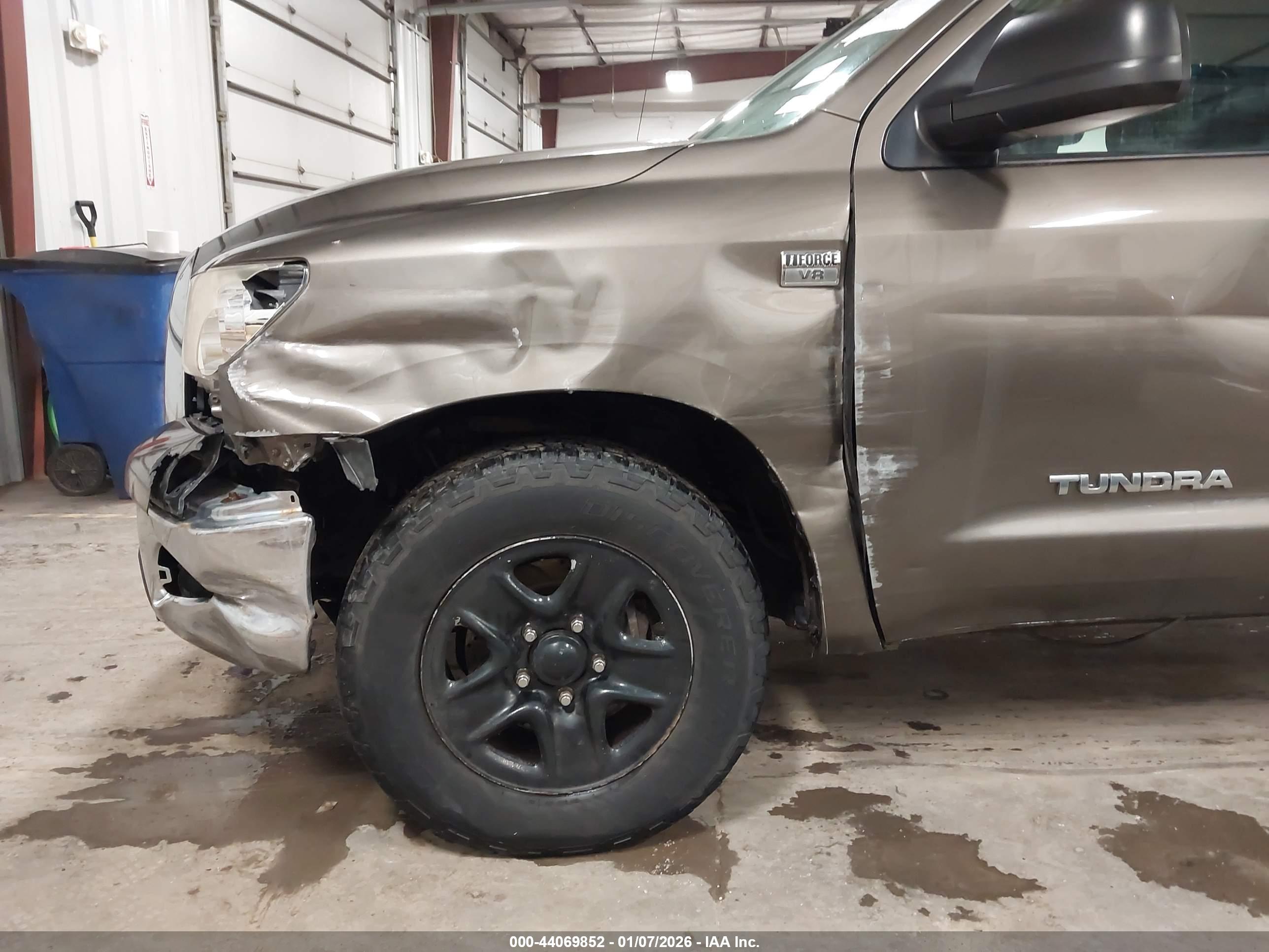TOYOTA TUNDRA image 6
