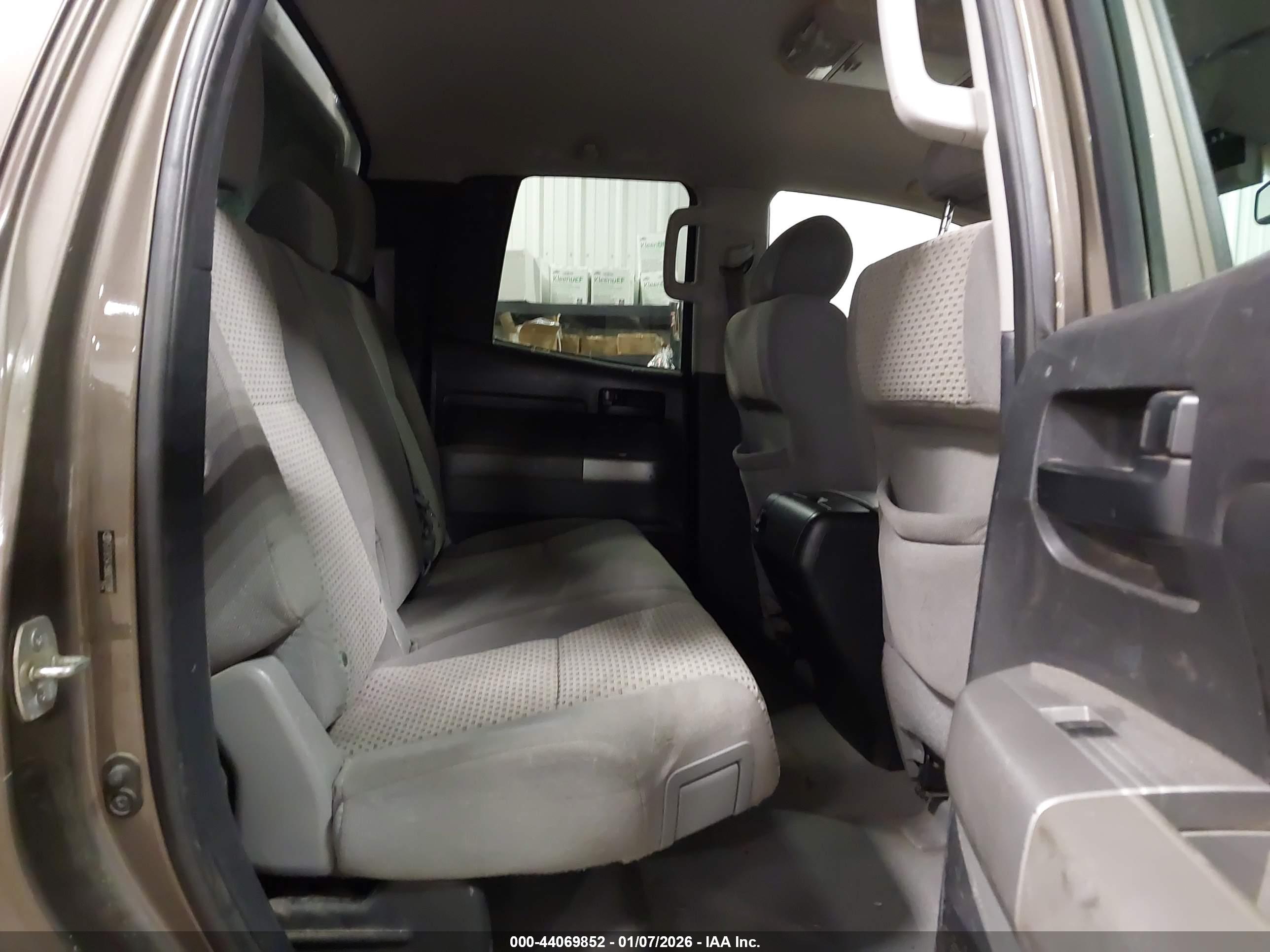 TOYOTA TUNDRA image 8