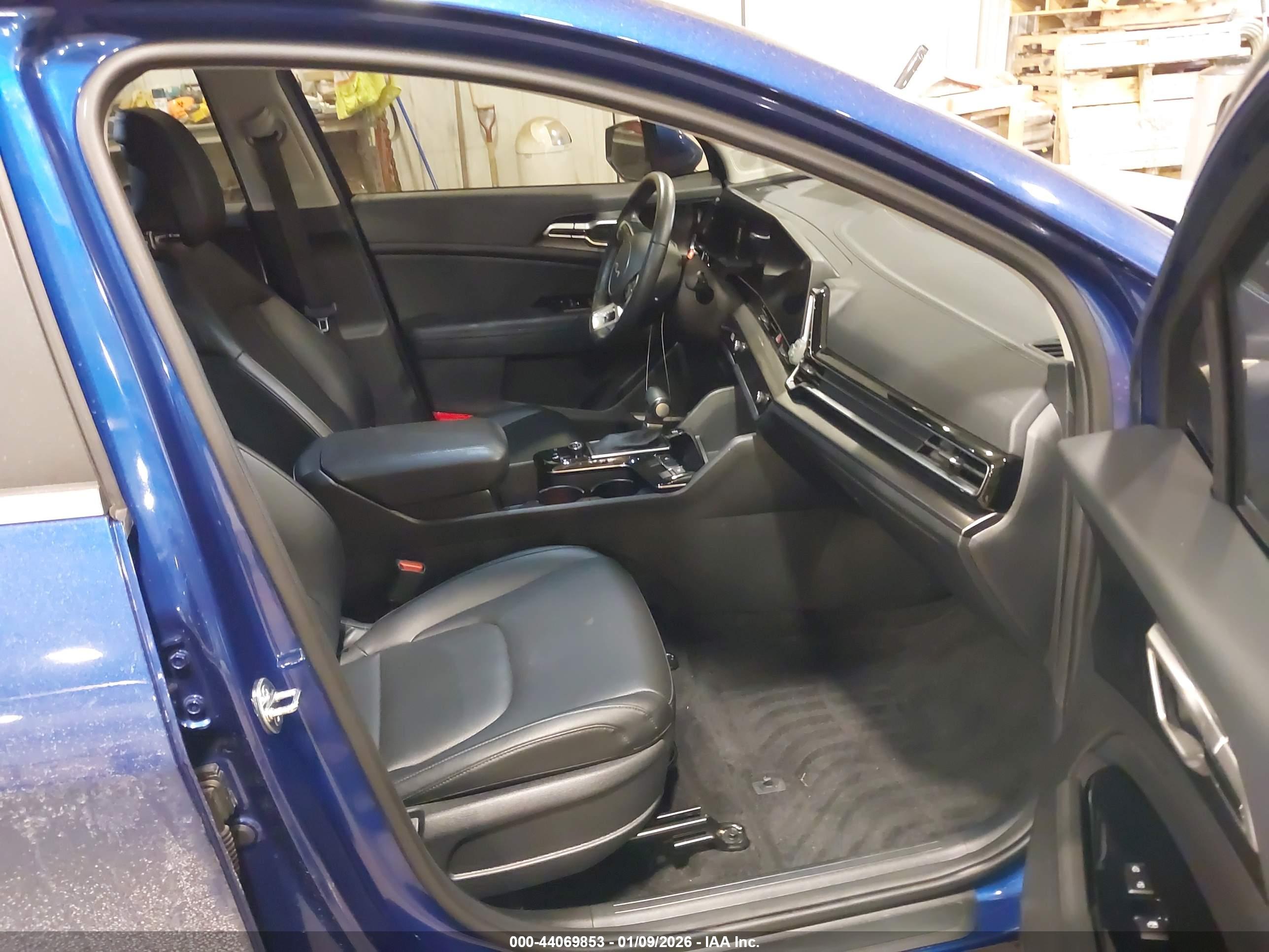 KIA SPORTAGE image 5