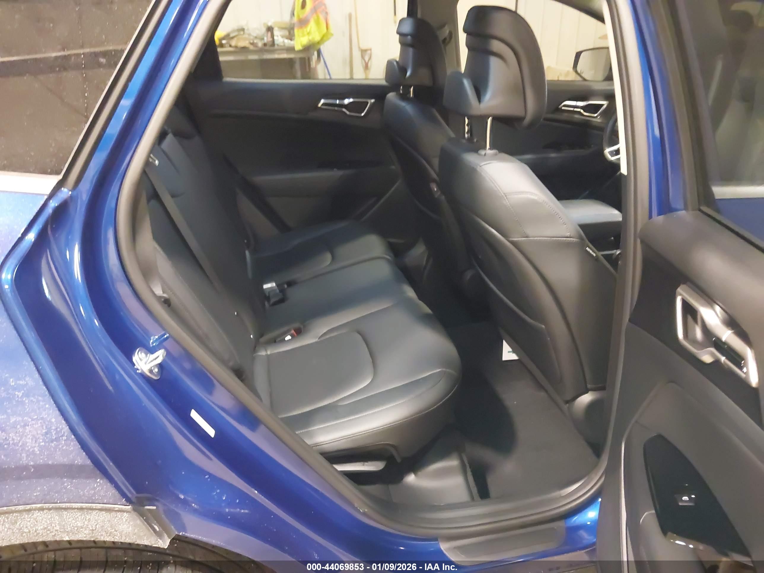 KIA SPORTAGE image 8