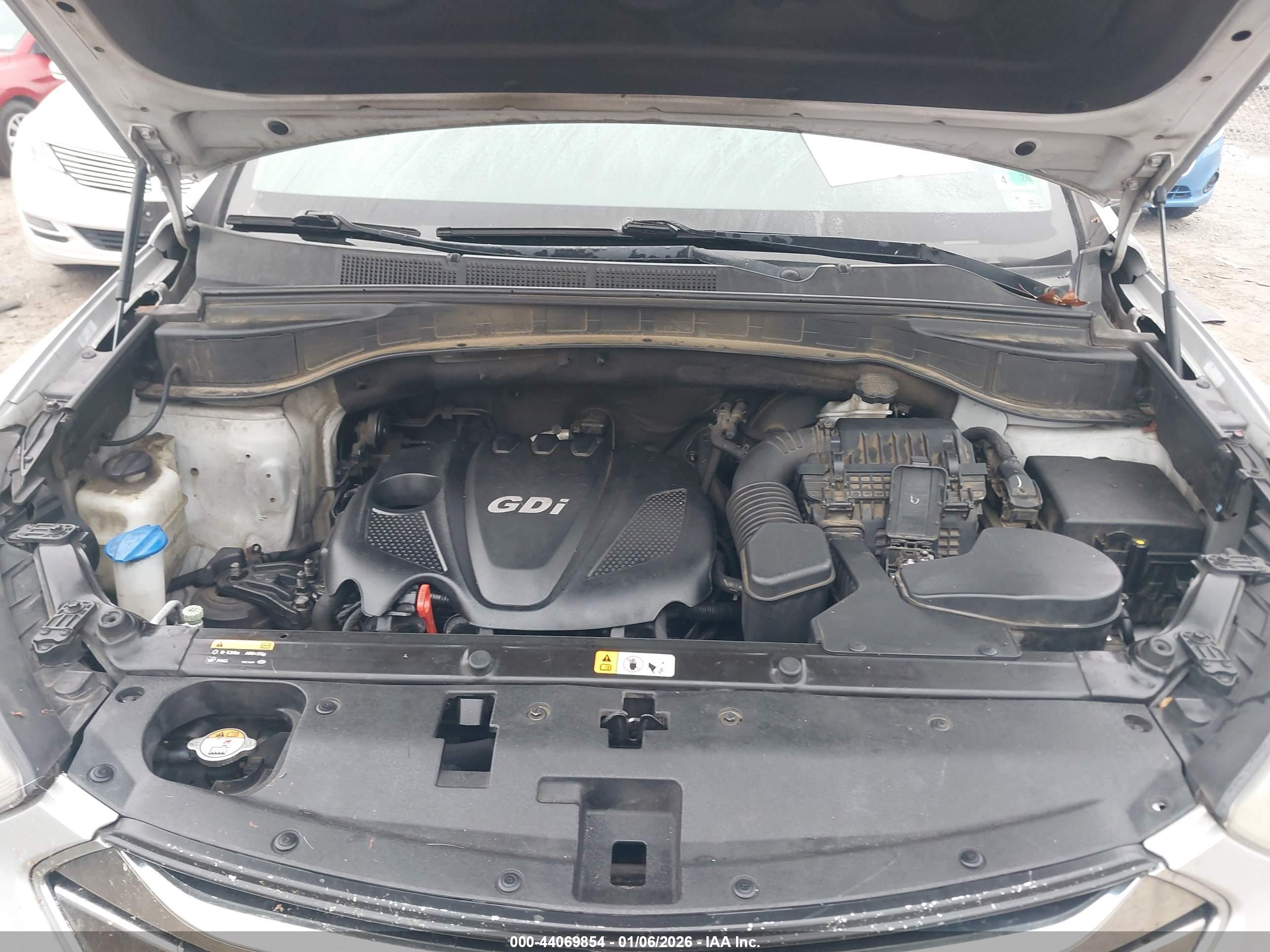 HYUNDAI SANTA image 10