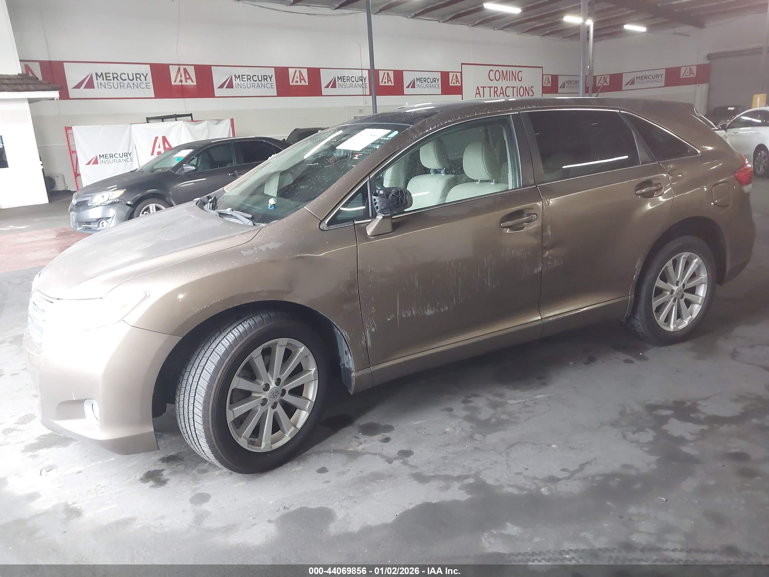 TOYOTA VENZA image 2