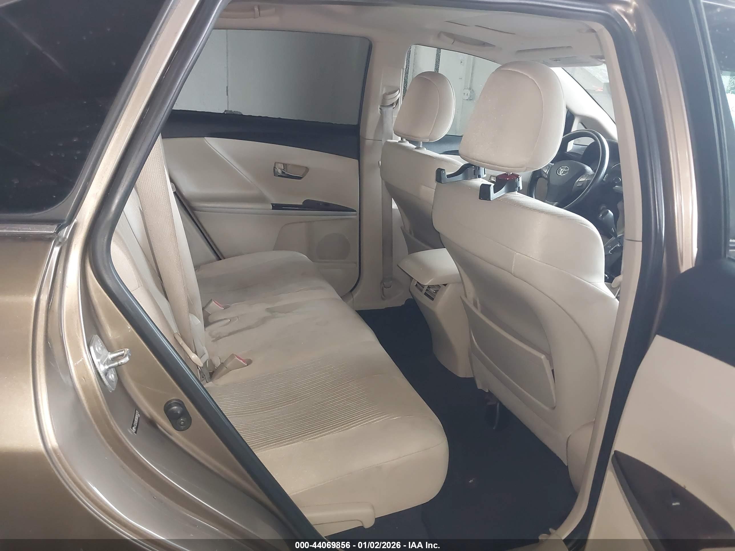 TOYOTA VENZA image 8