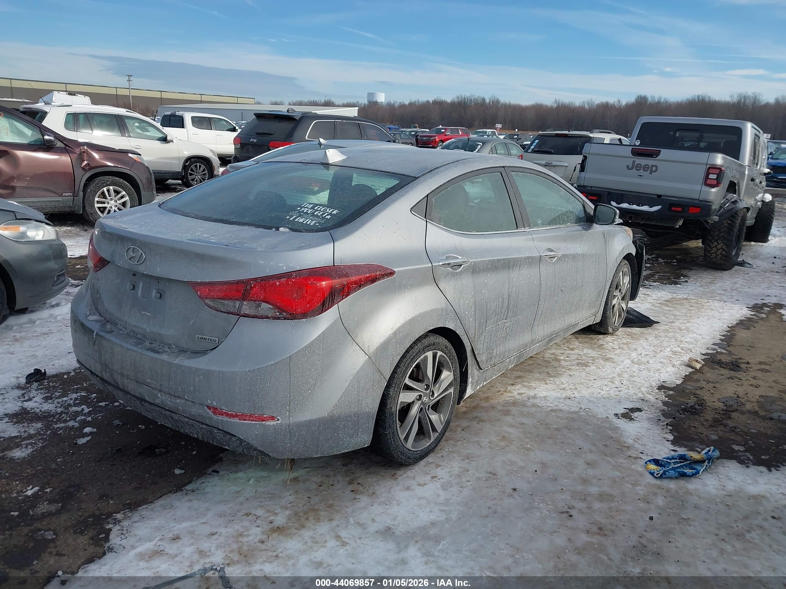 HYUNDAI ELANTRA image 4