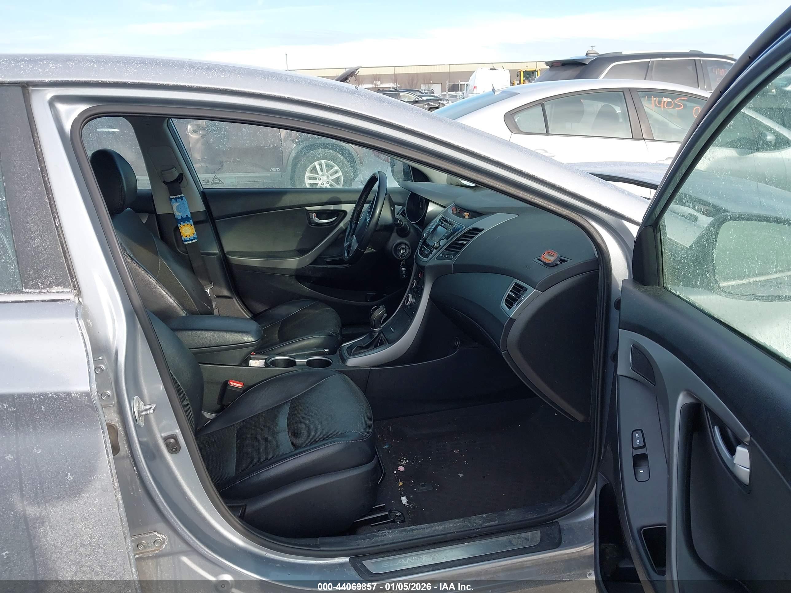 HYUNDAI ELANTRA image 5