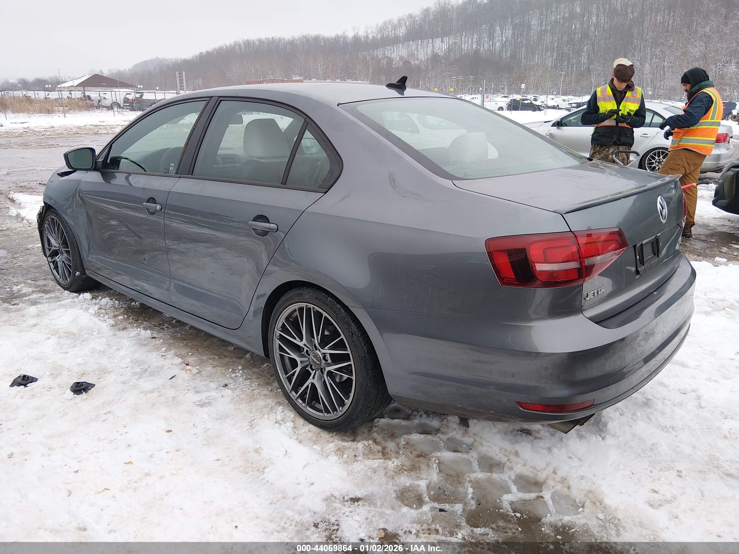 VOLKSWAGEN JETTA image 3