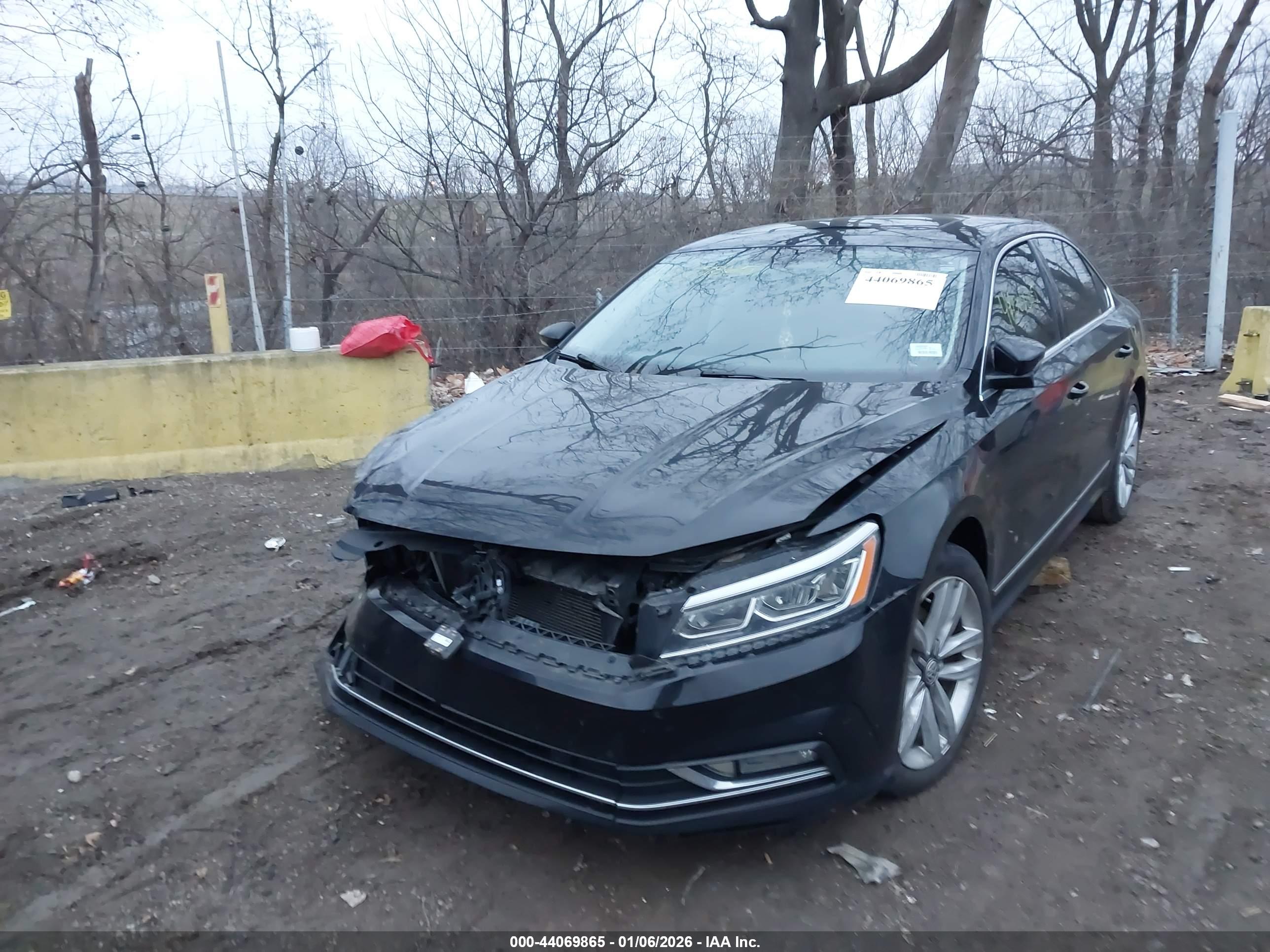 VOLKSWAGEN PASSAT image 2