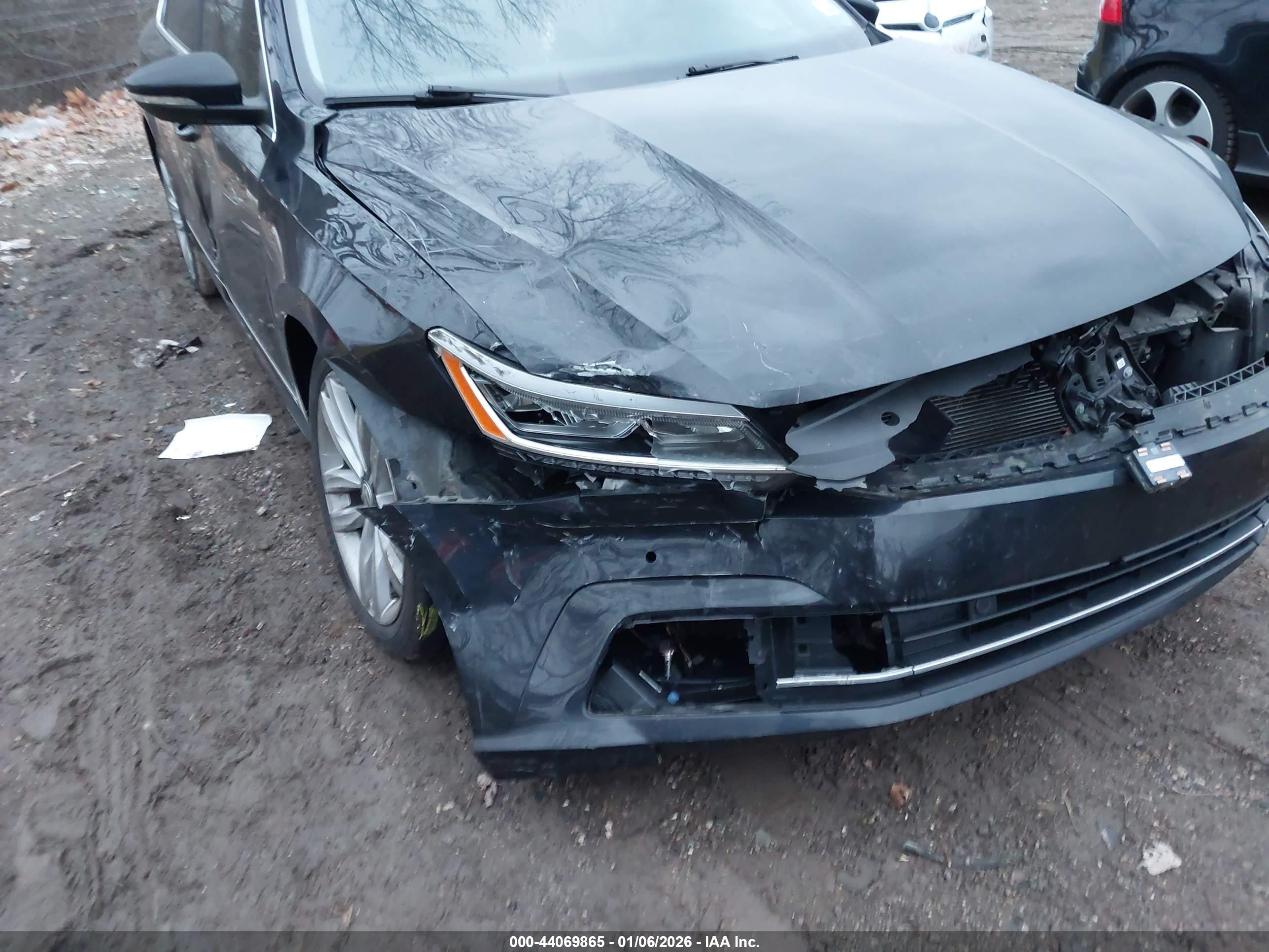 VOLKSWAGEN PASSAT image 6