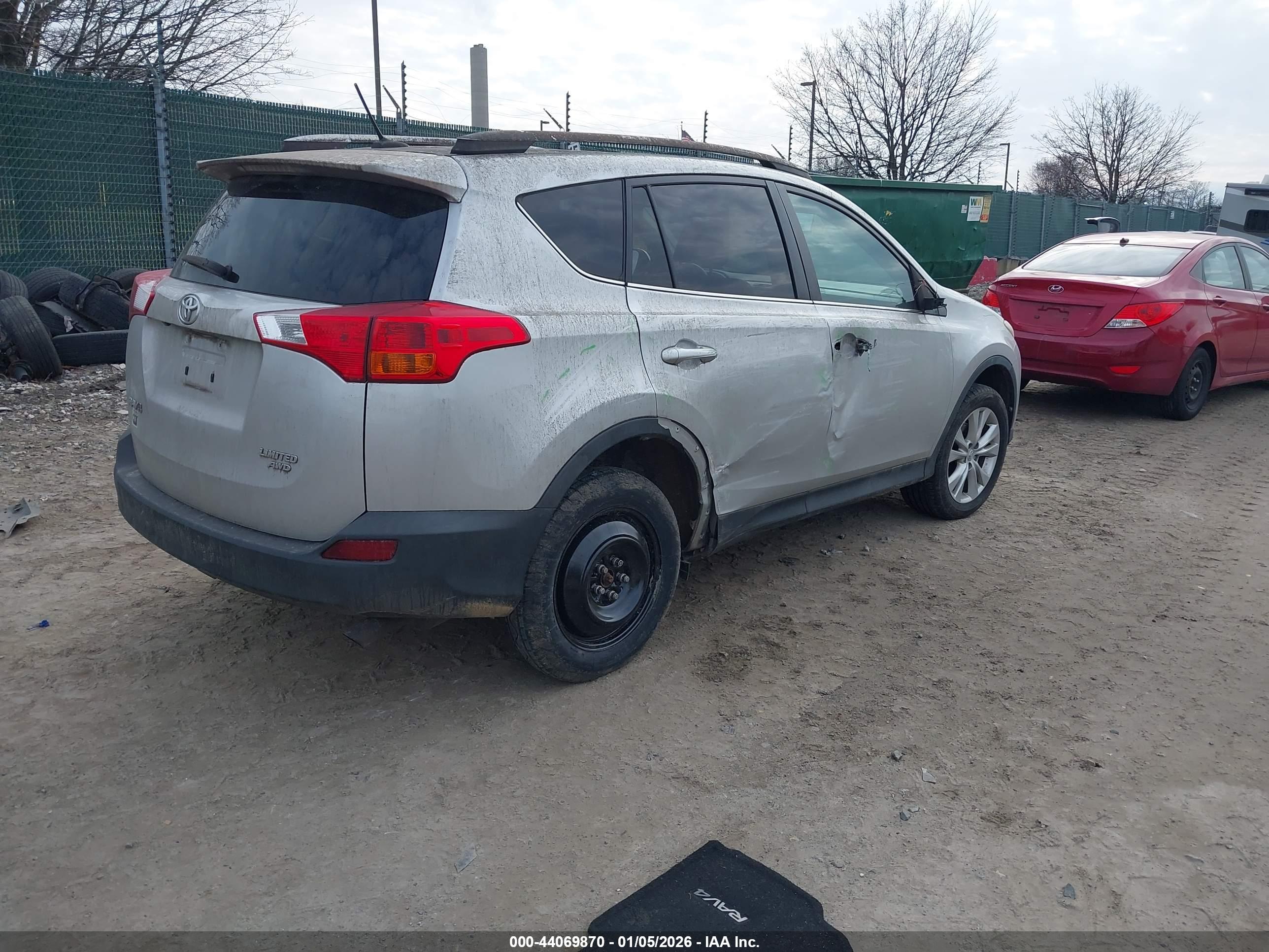 TOYOTA RAV4 image 4