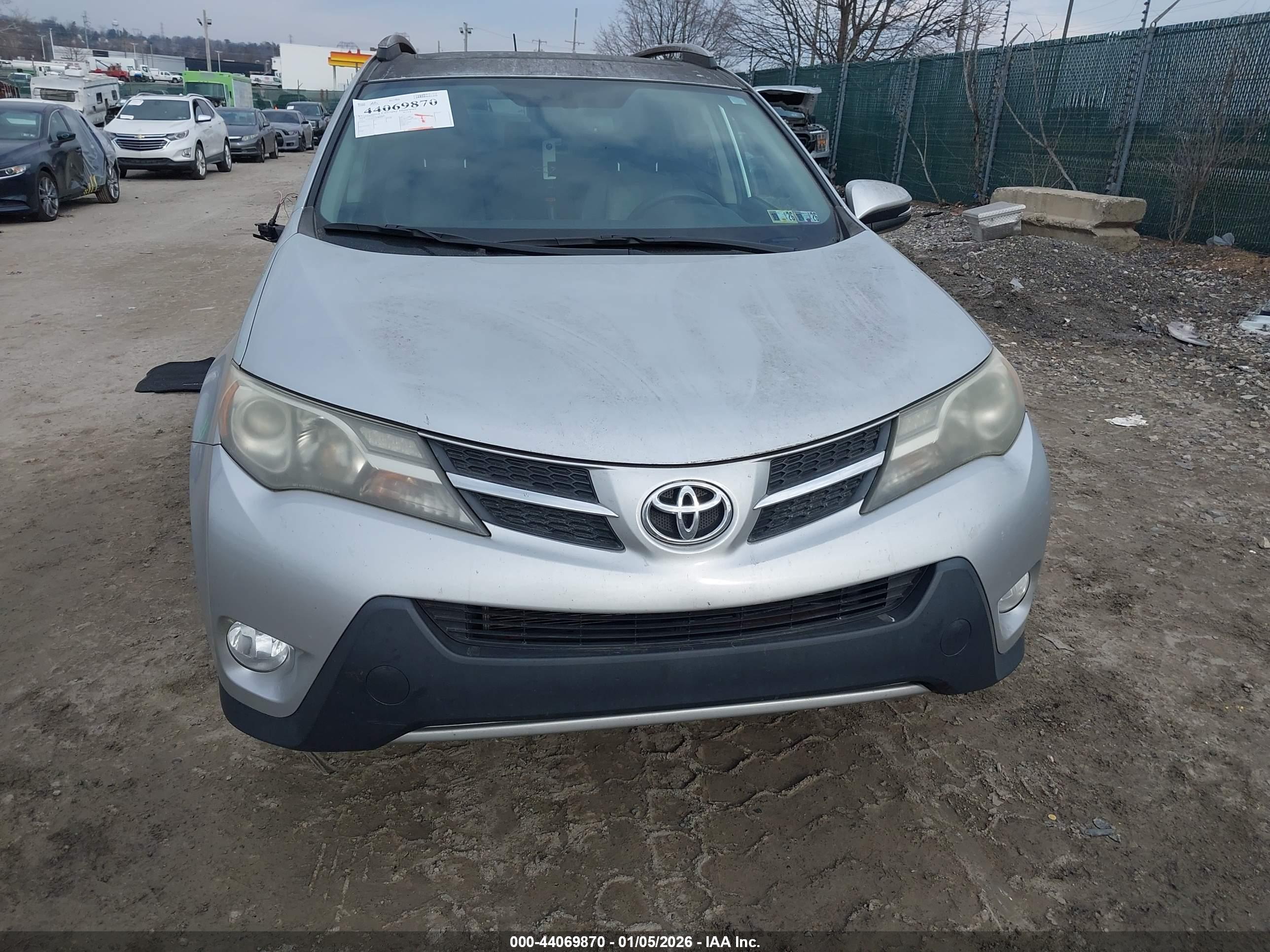 TOYOTA RAV4 image 6