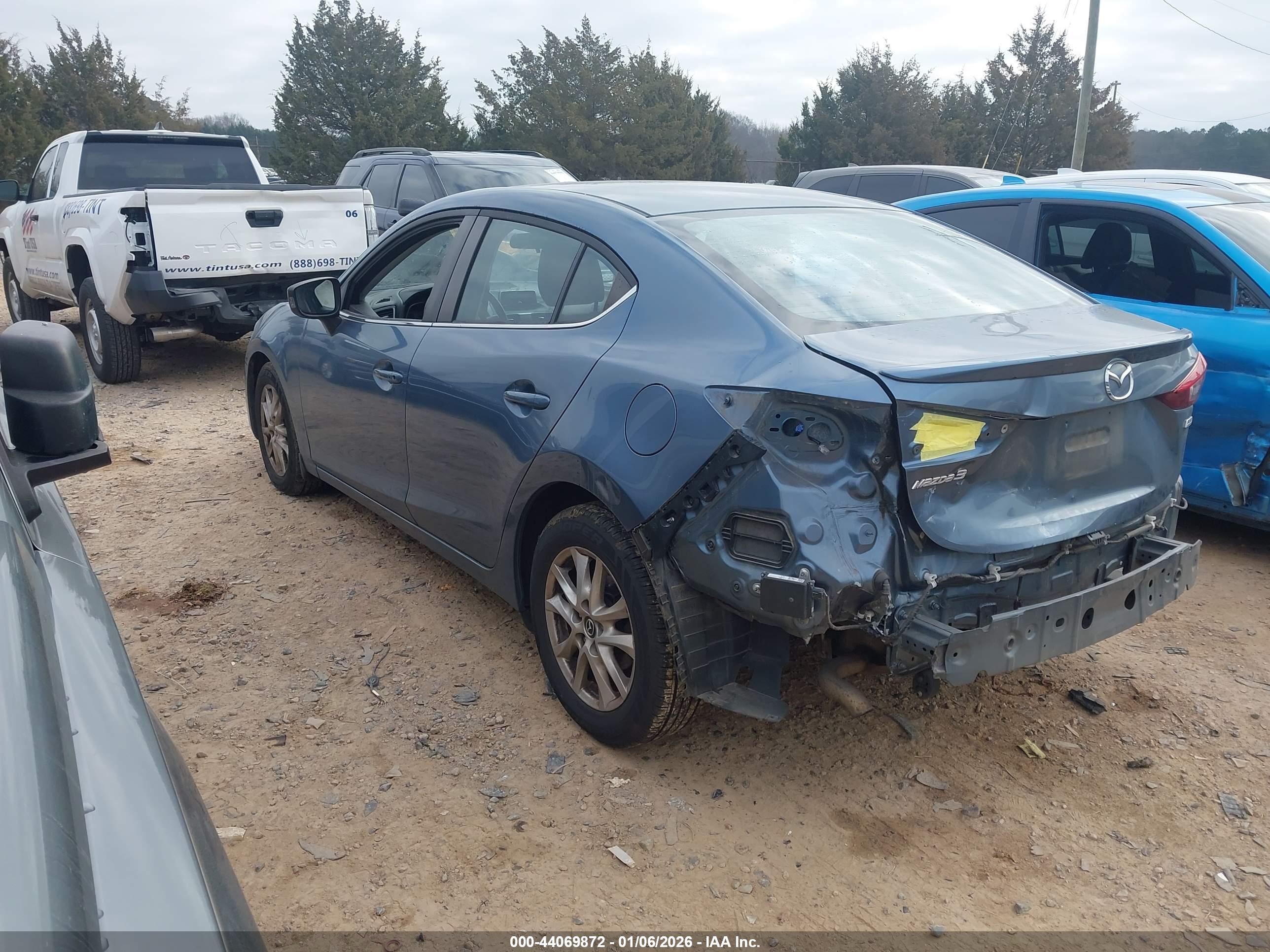 MAZDA MAZDA3 image 3