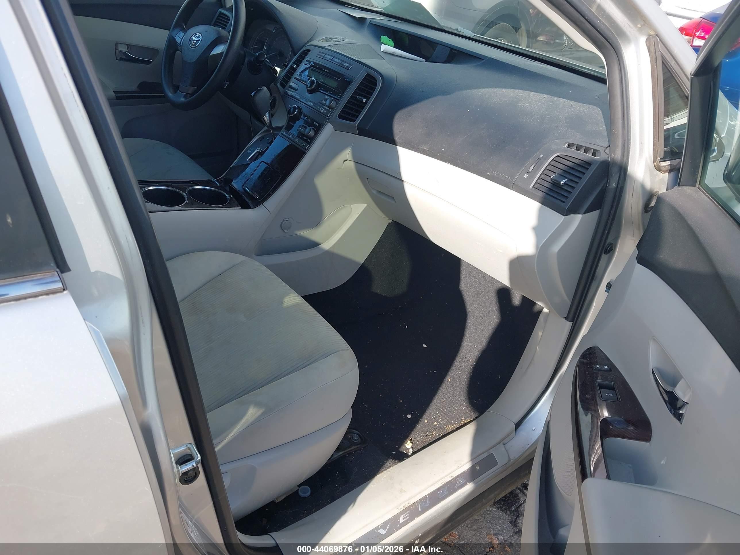 TOYOTA VENZA image 5