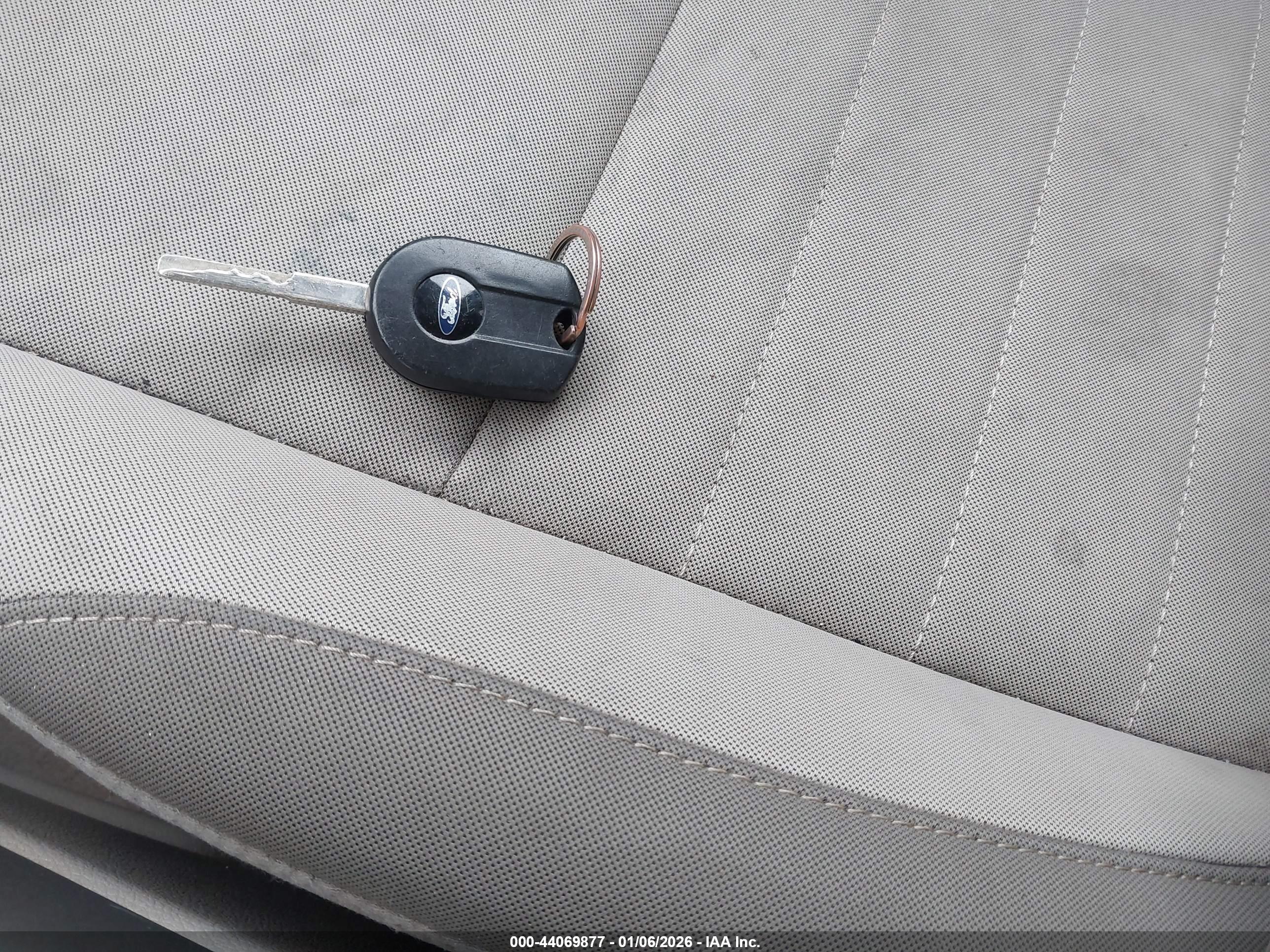 FORD ESCAPE image 11