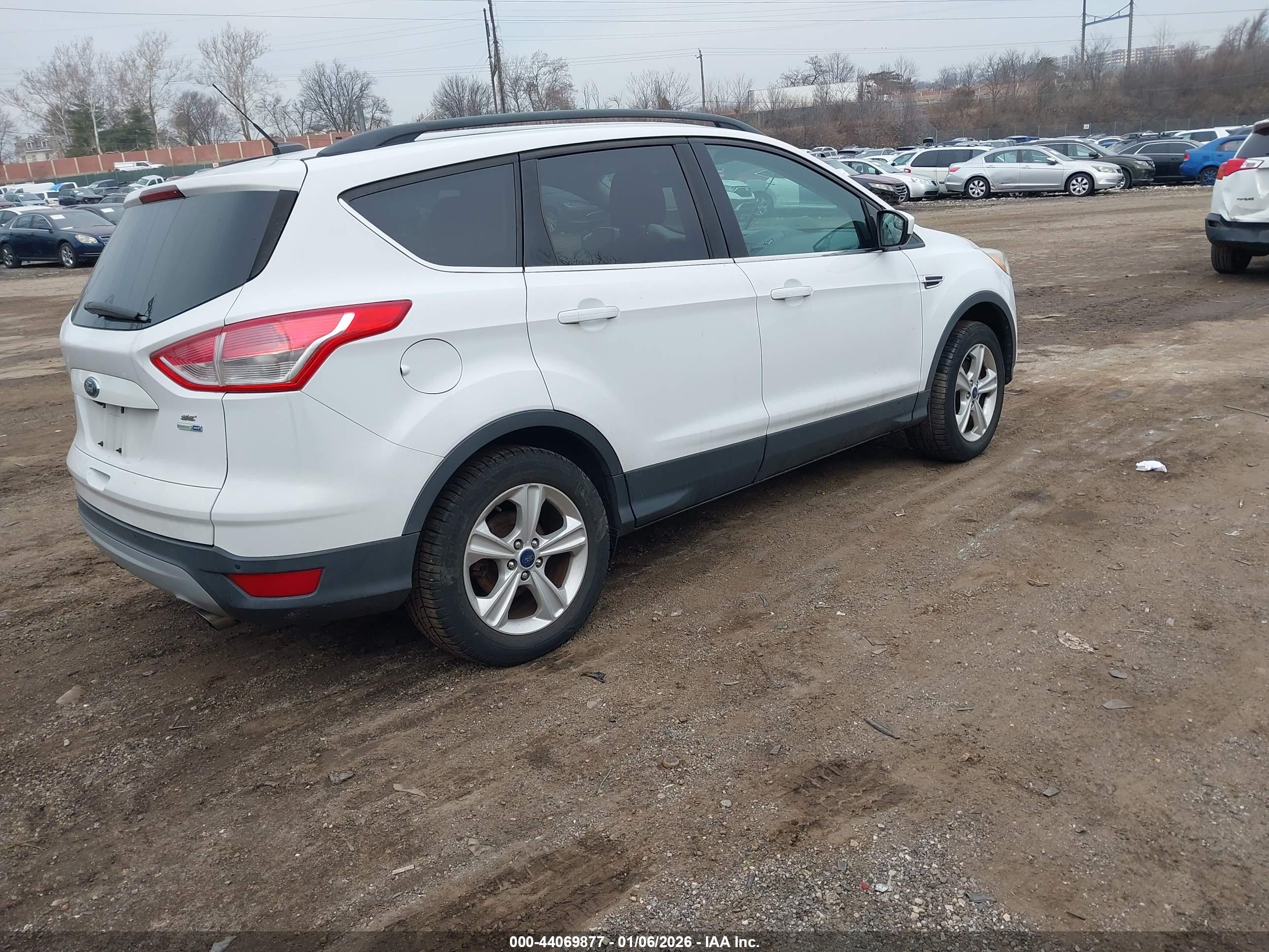 FORD ESCAPE image 4