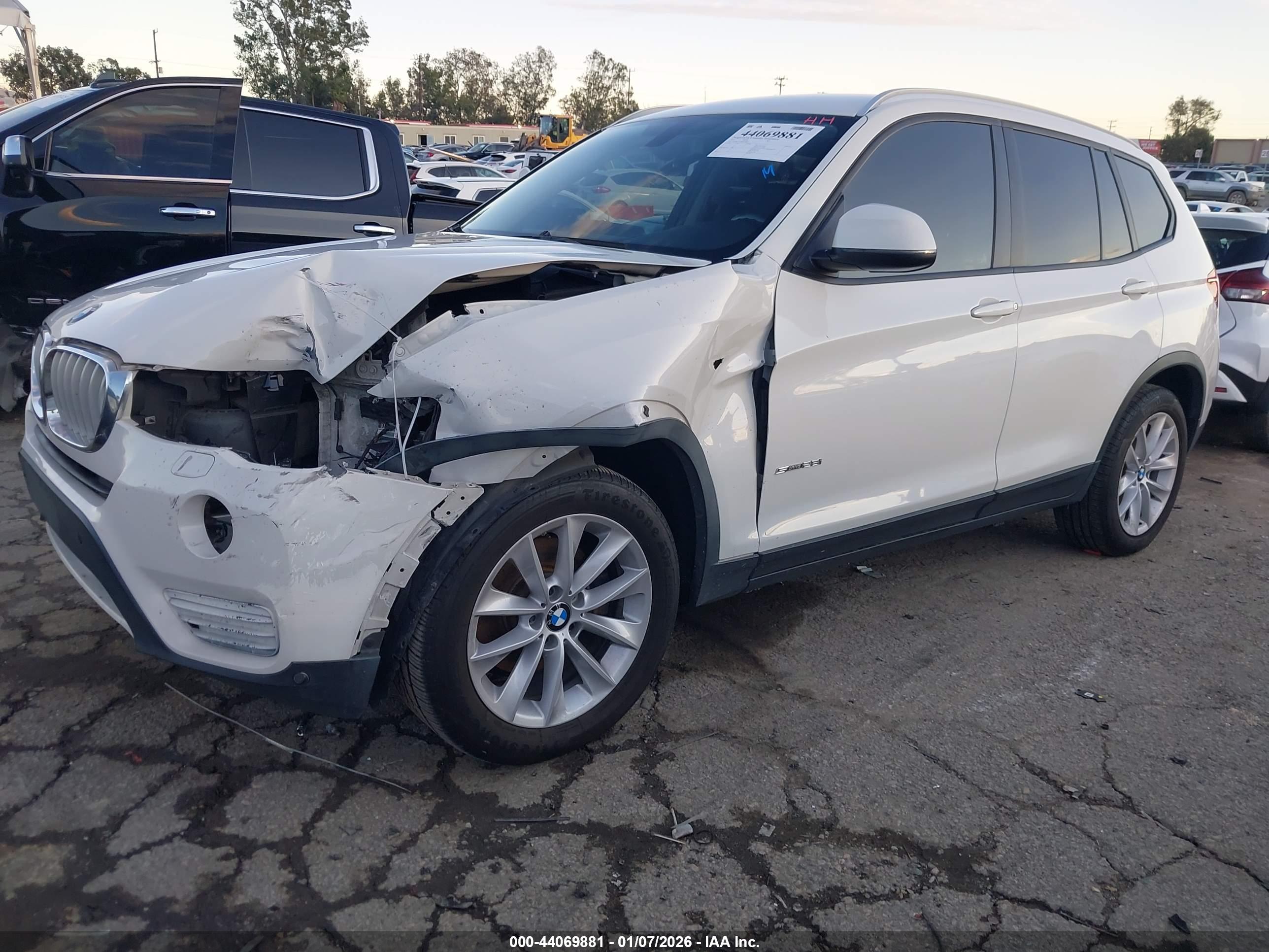 BMW X3 image 2