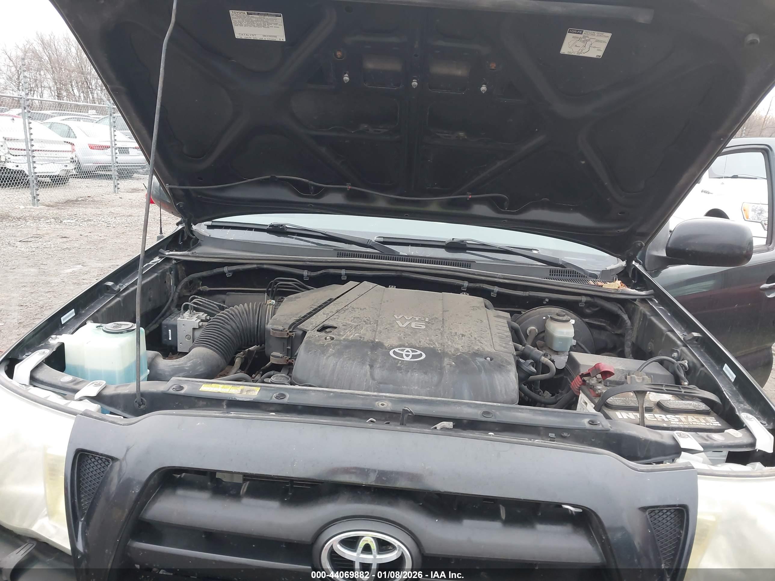 TOYOTA TACOMA image 10