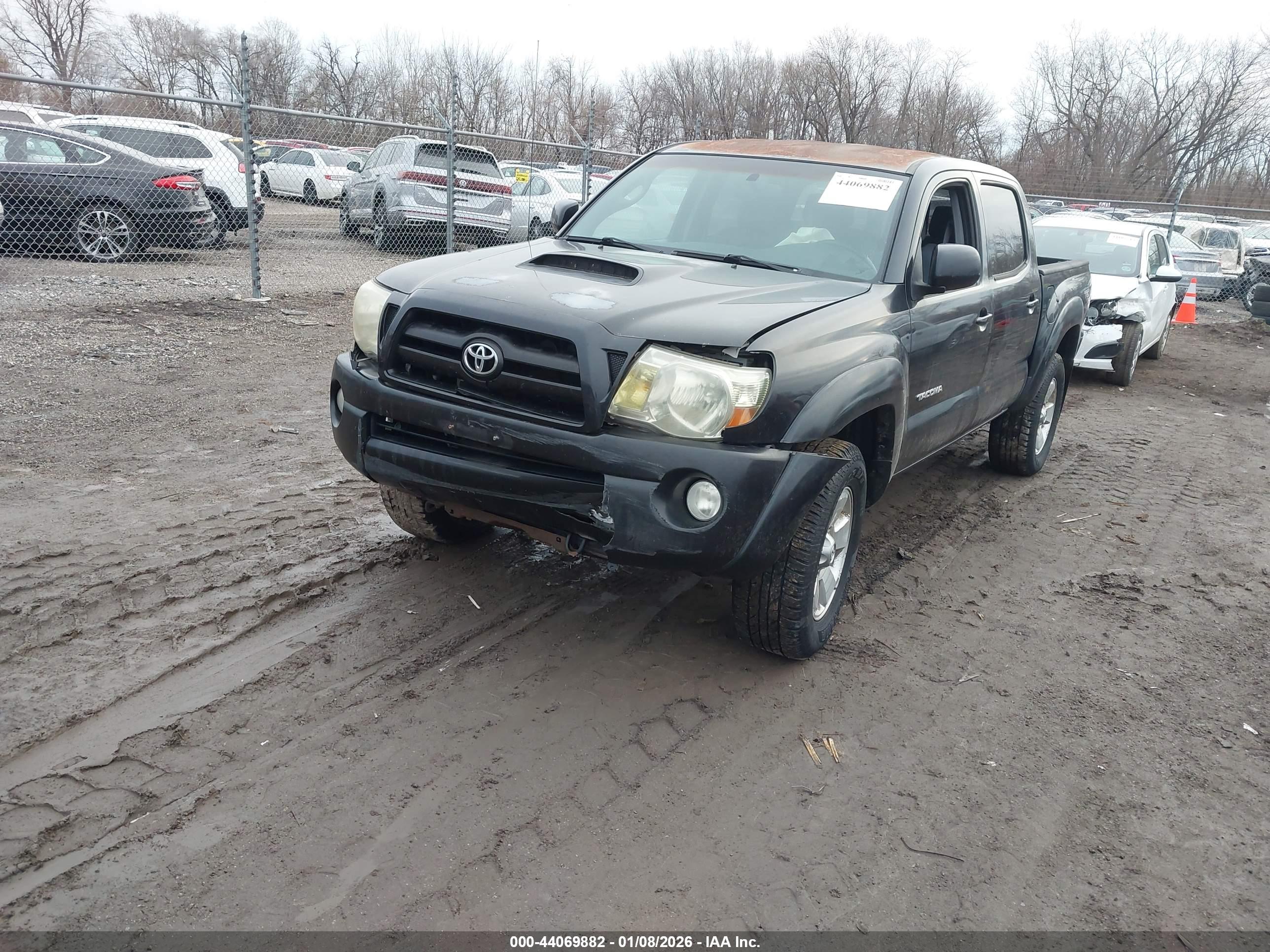 TOYOTA TACOMA image 2