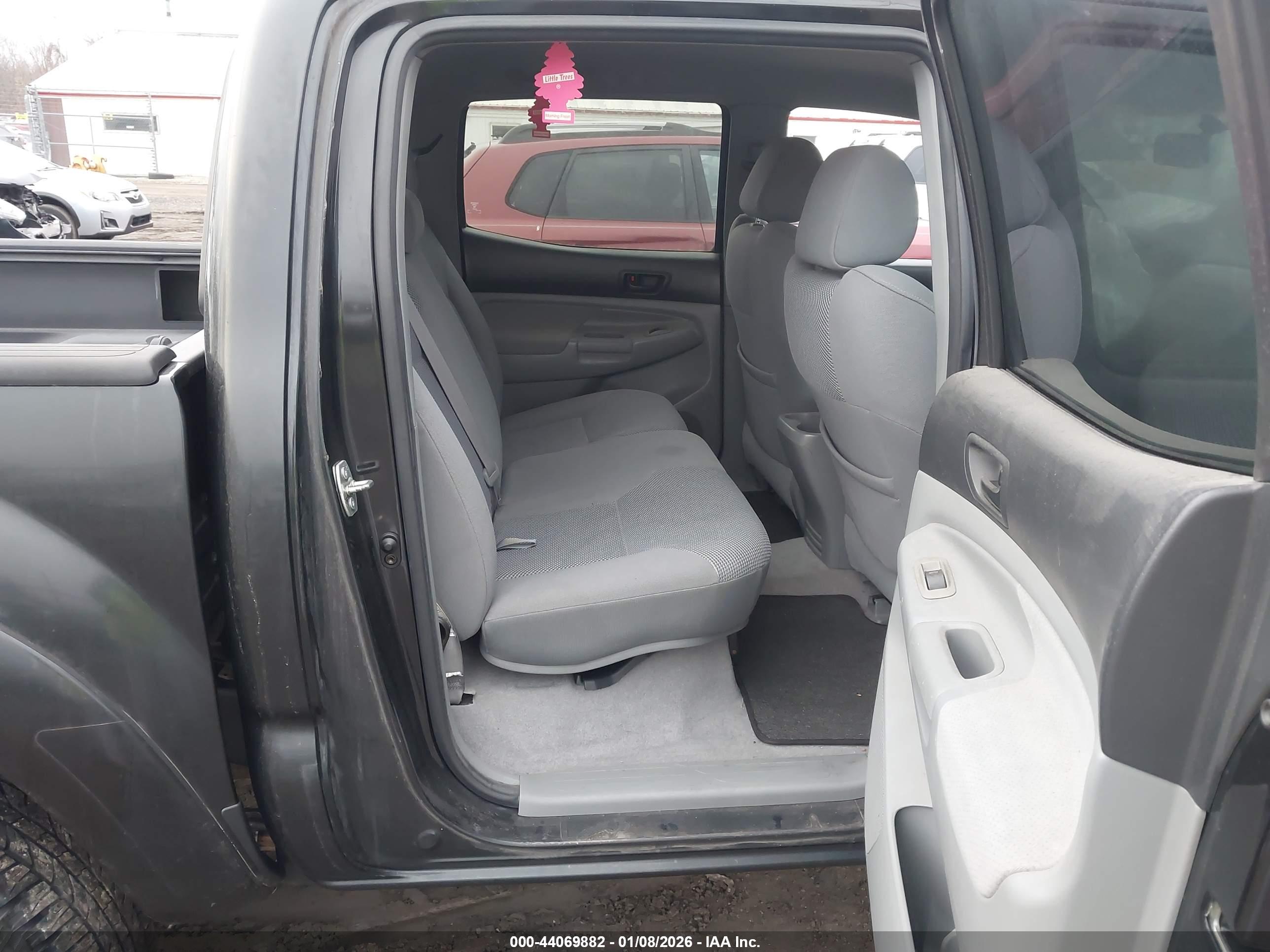 TOYOTA TACOMA image 8