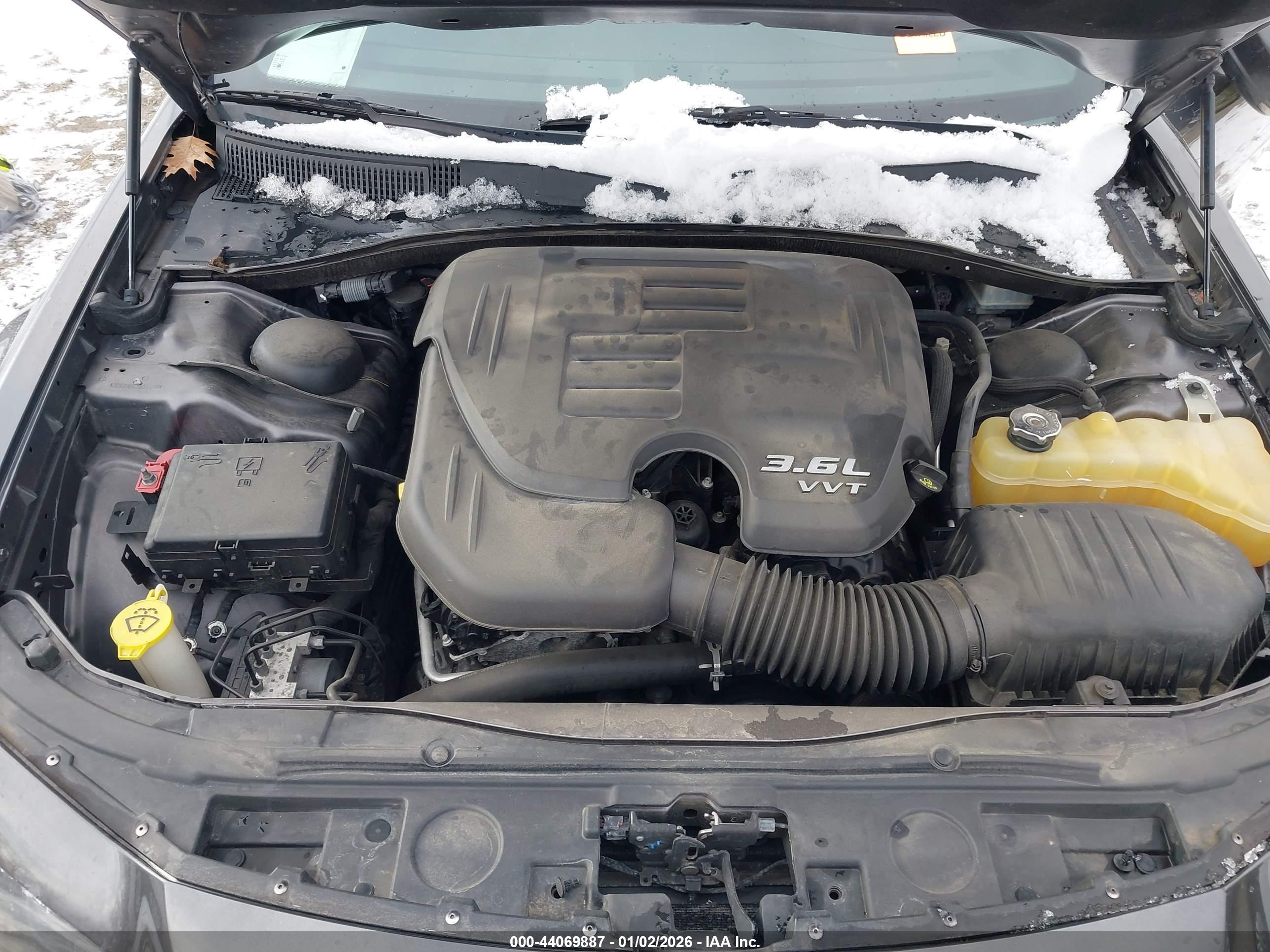 CHRYSLER 300 image 10