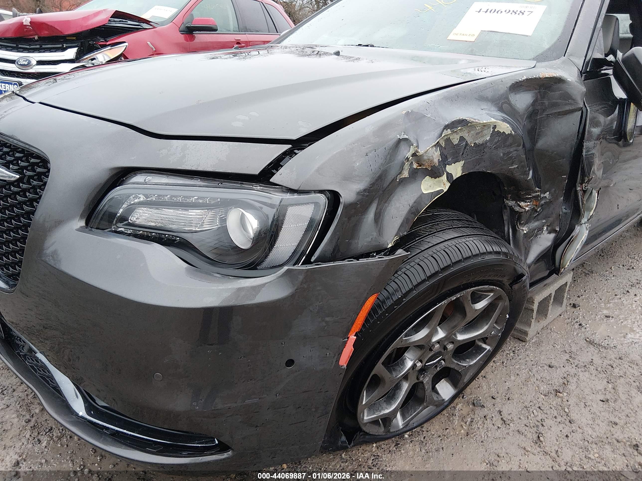 CHRYSLER 300 image 6
