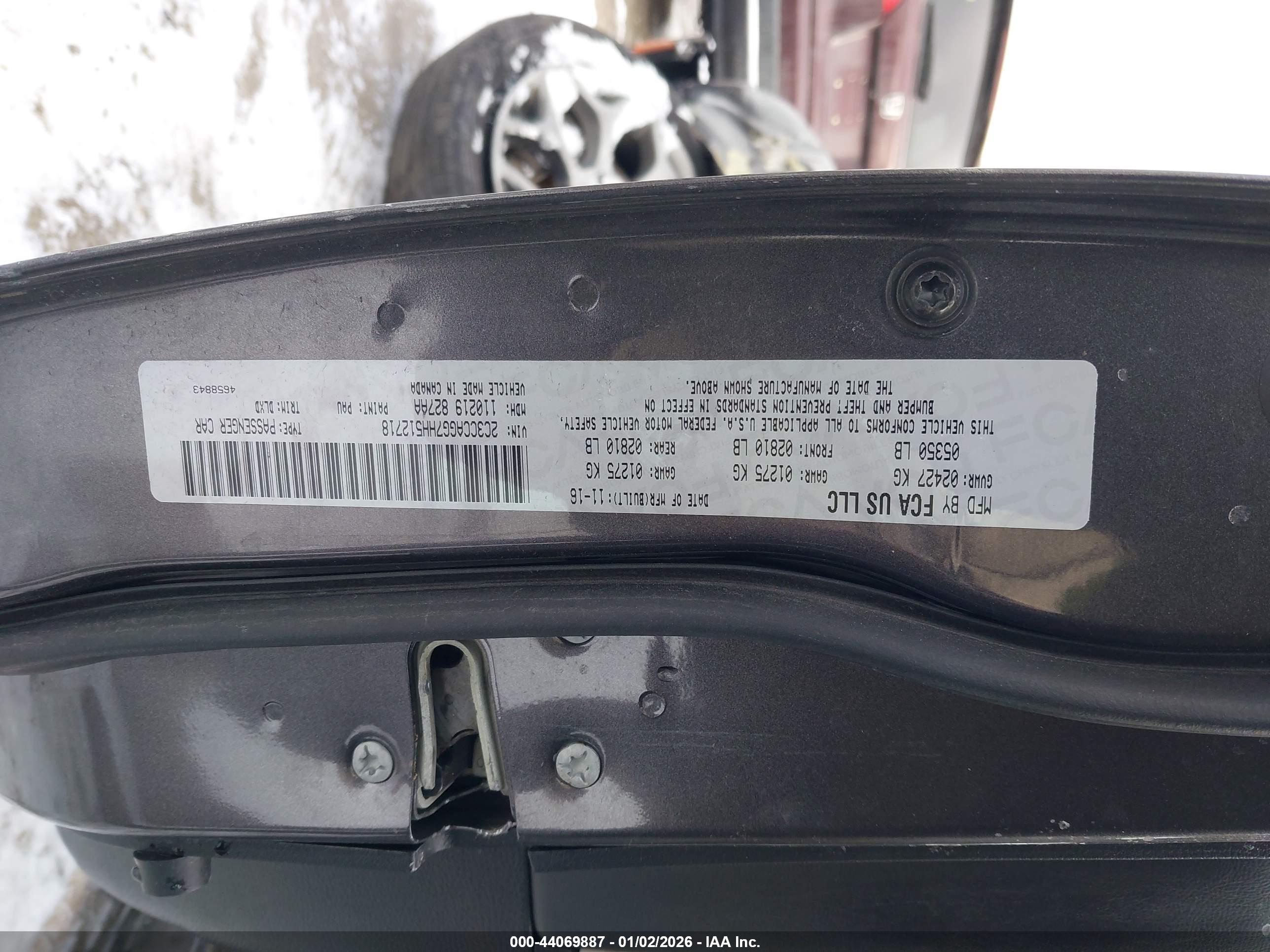 CHRYSLER 300 image 9