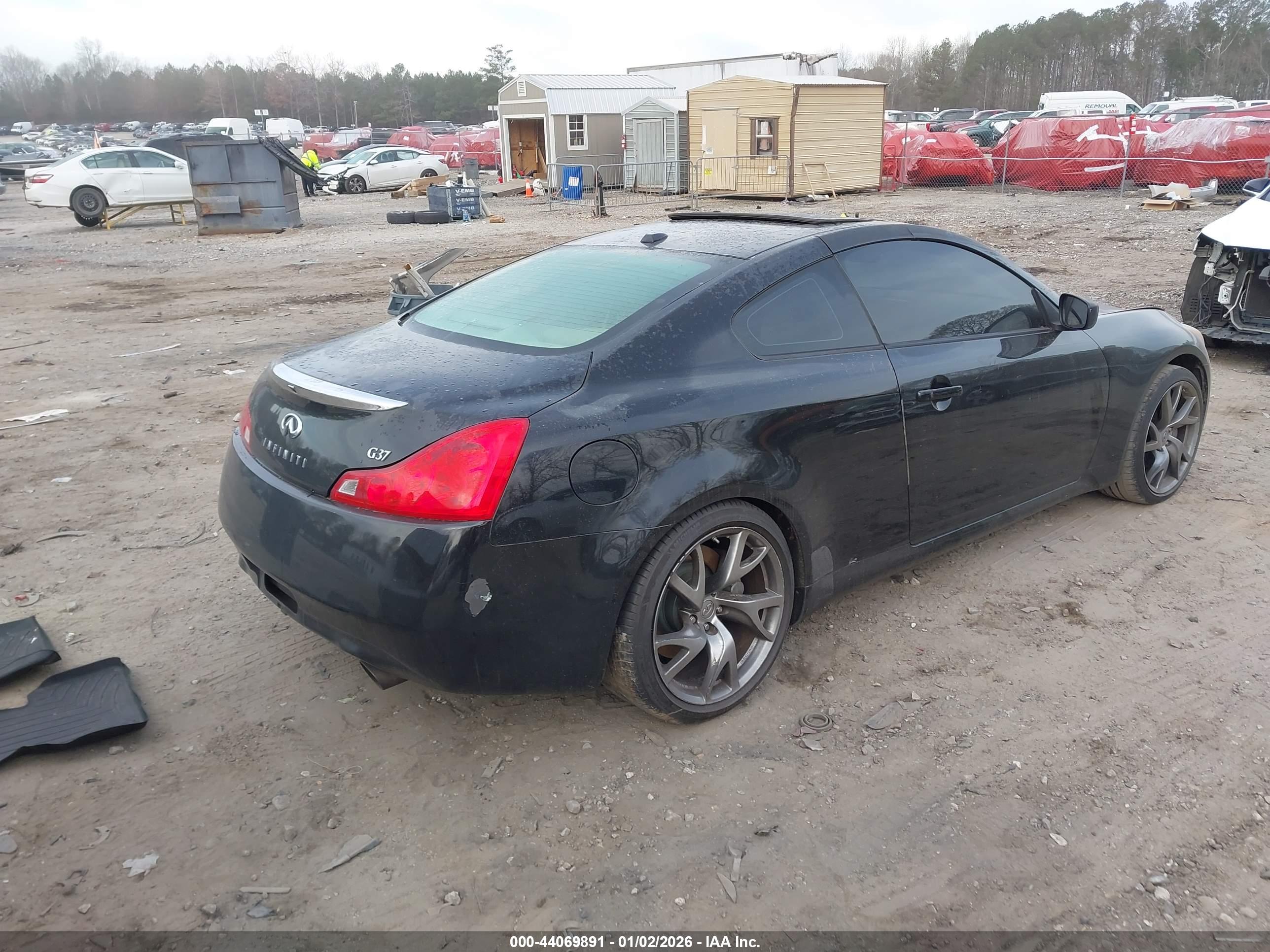 INFINITI G37 image 4