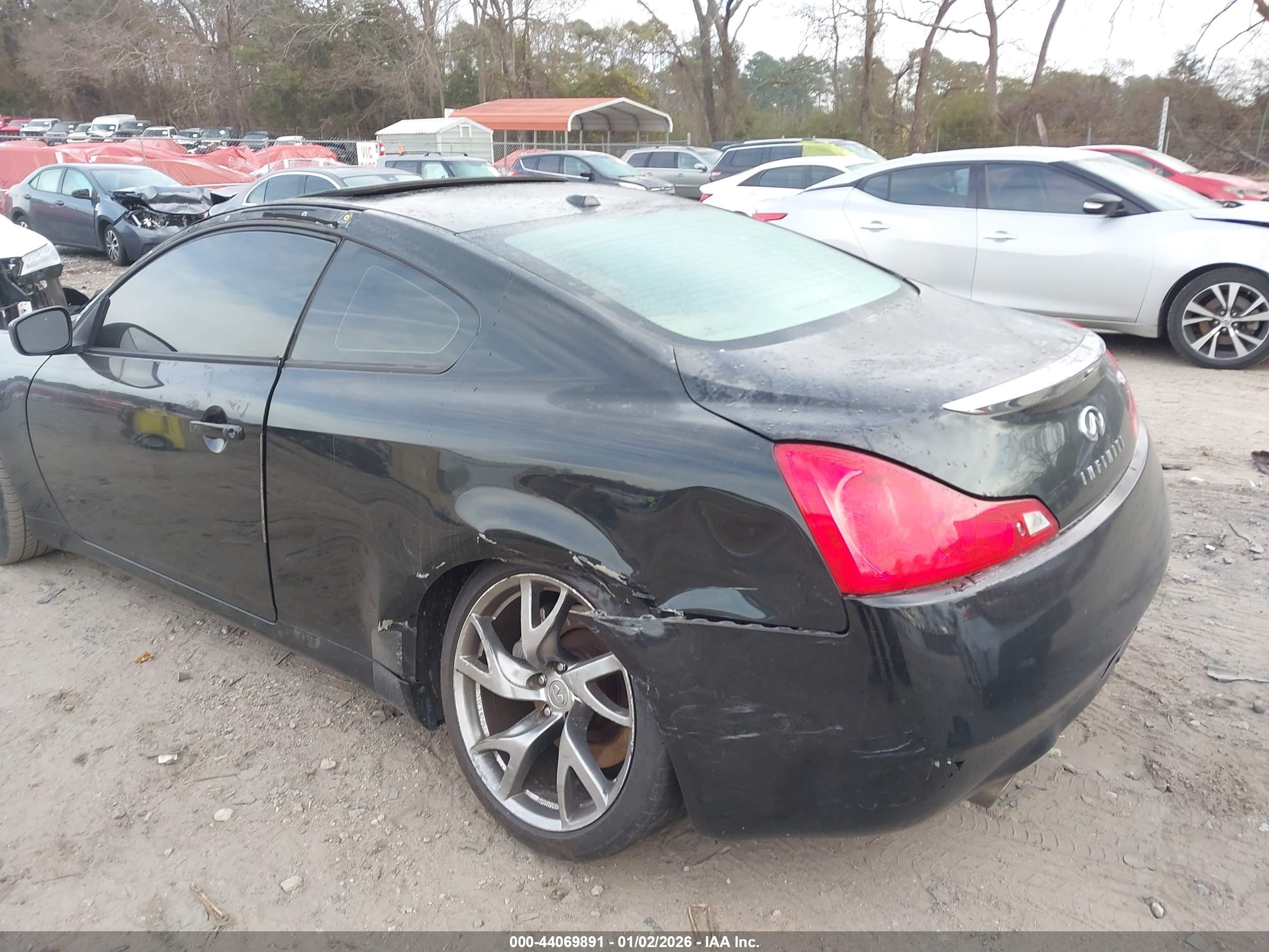 INFINITI G37 image 6