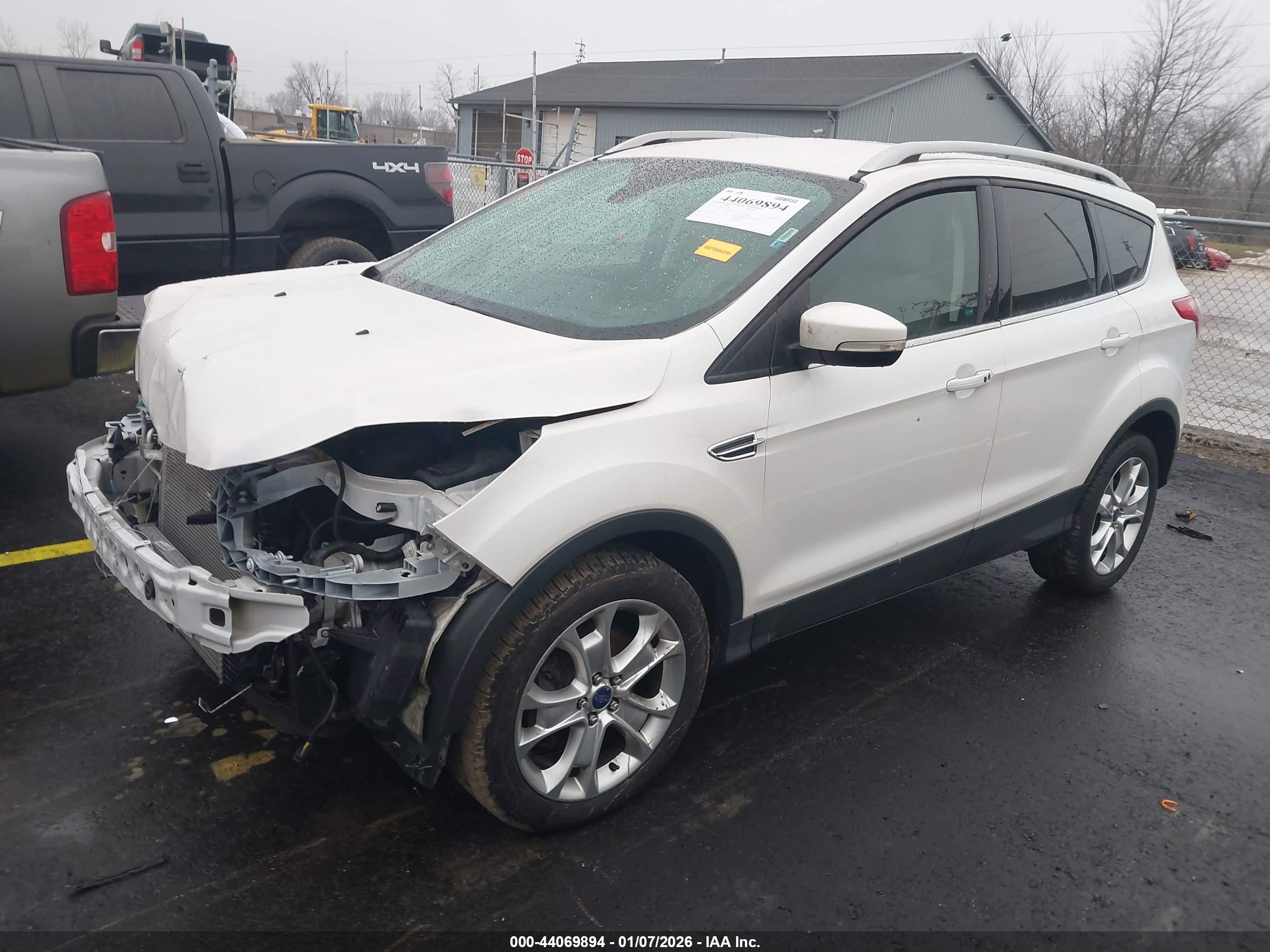 FORD ESCAPE image 2
