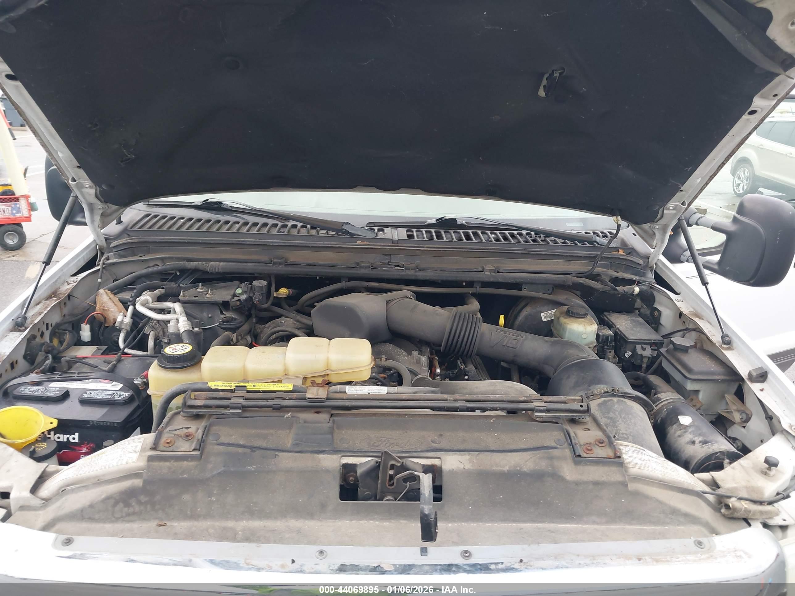 FORD EXCURSION image 10