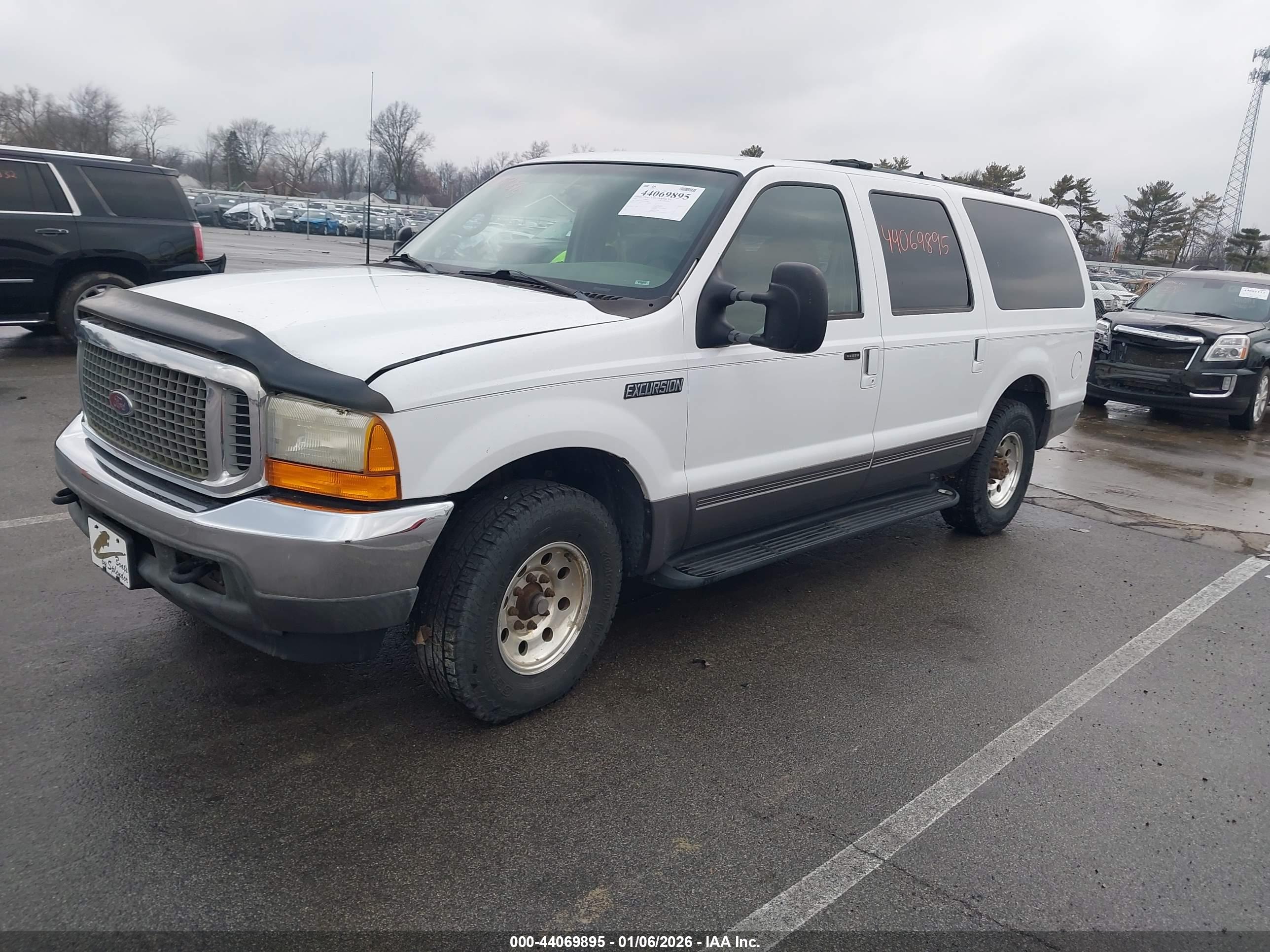 FORD EXCURSION image 2