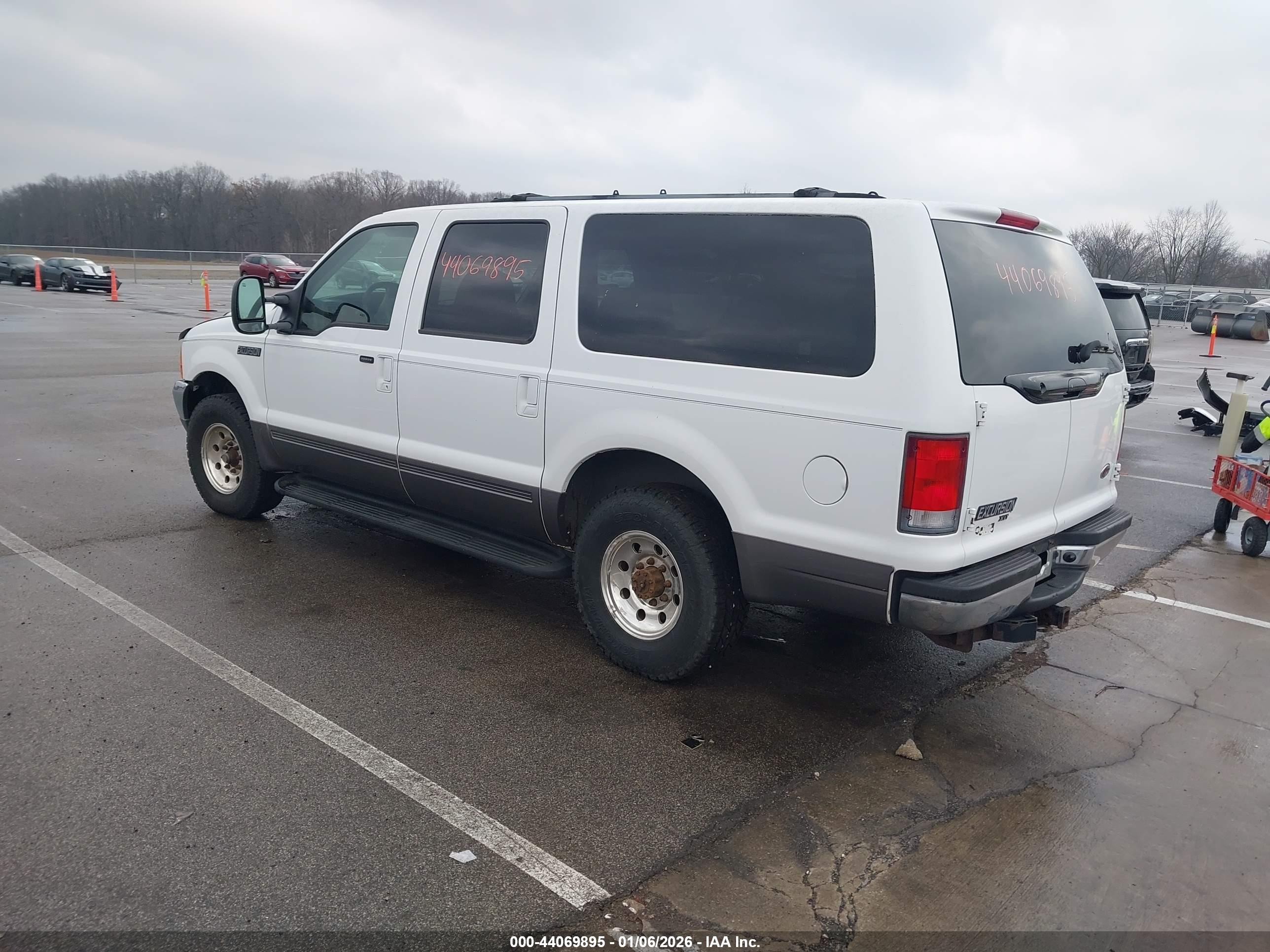 FORD EXCURSION image 3