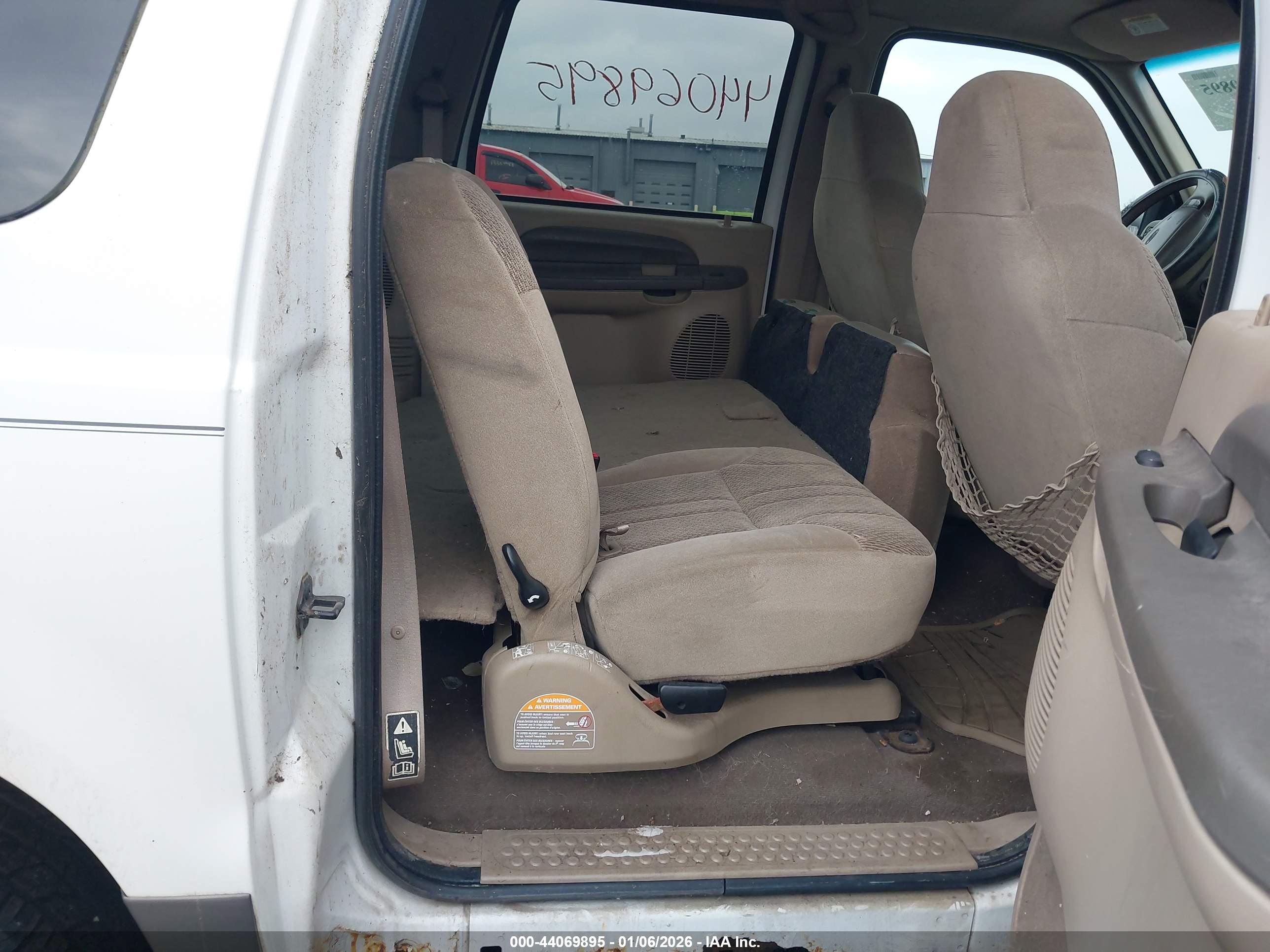 FORD EXCURSION image 8
