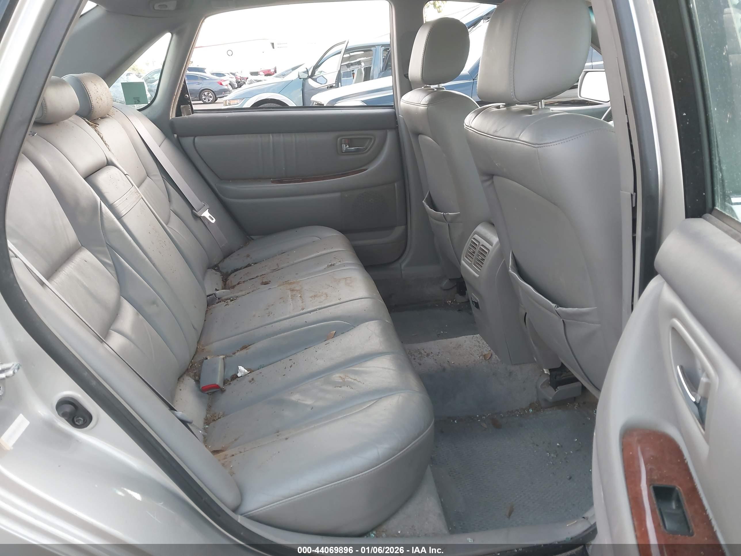 TOYOTA AVALON image 8