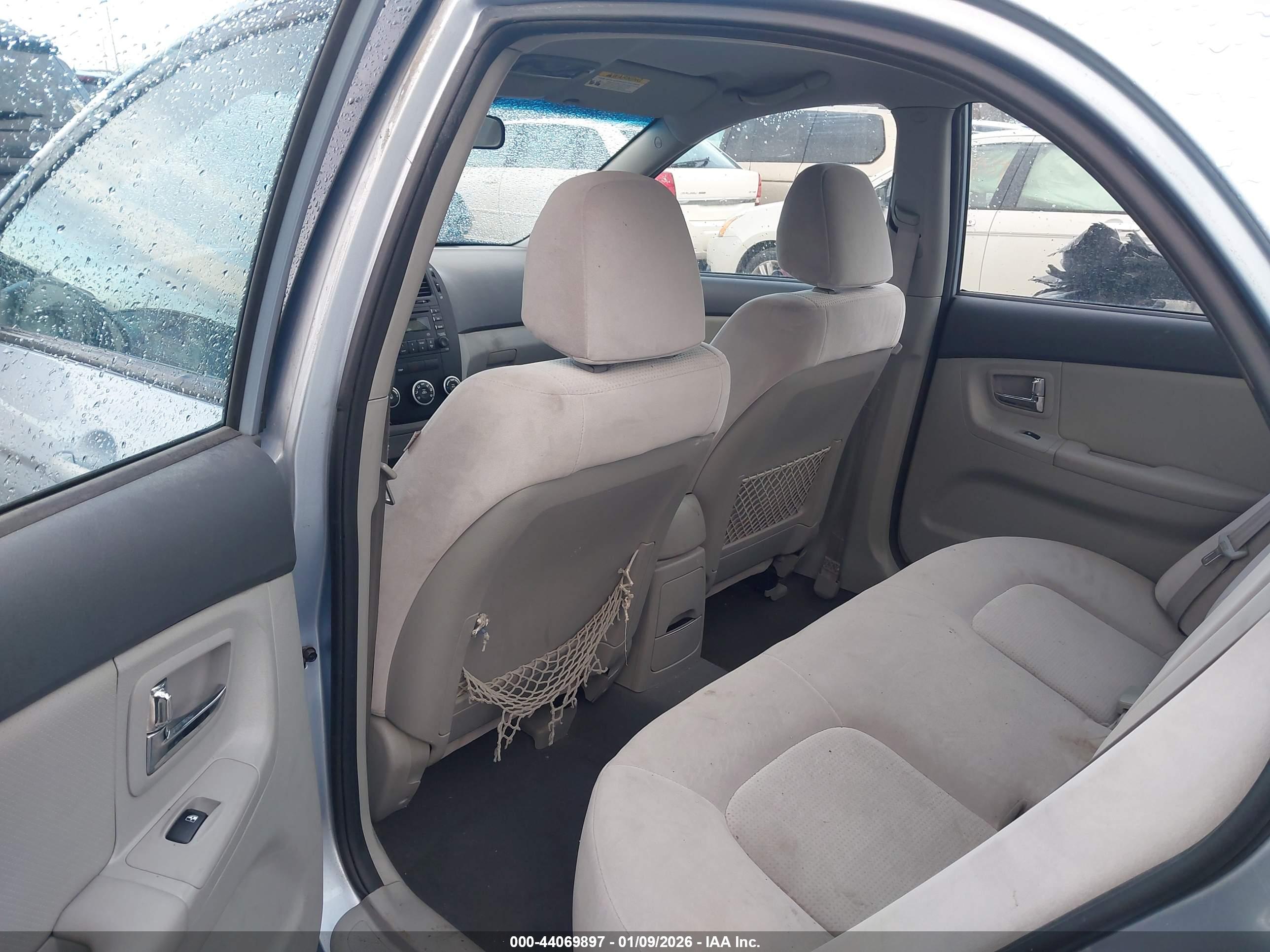 KIA SPECTRA image 8
