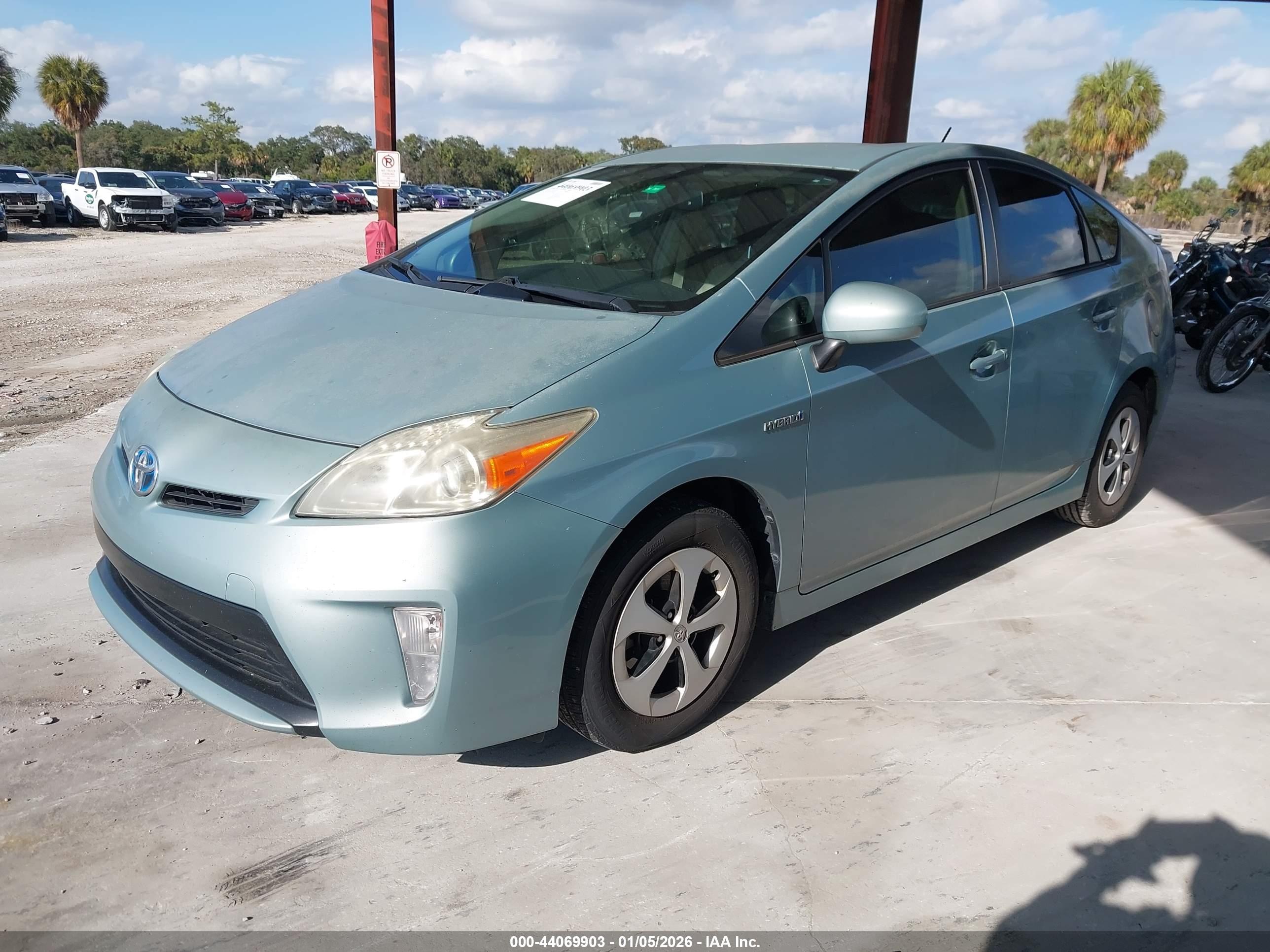 TOYOTA PRIUS image 2