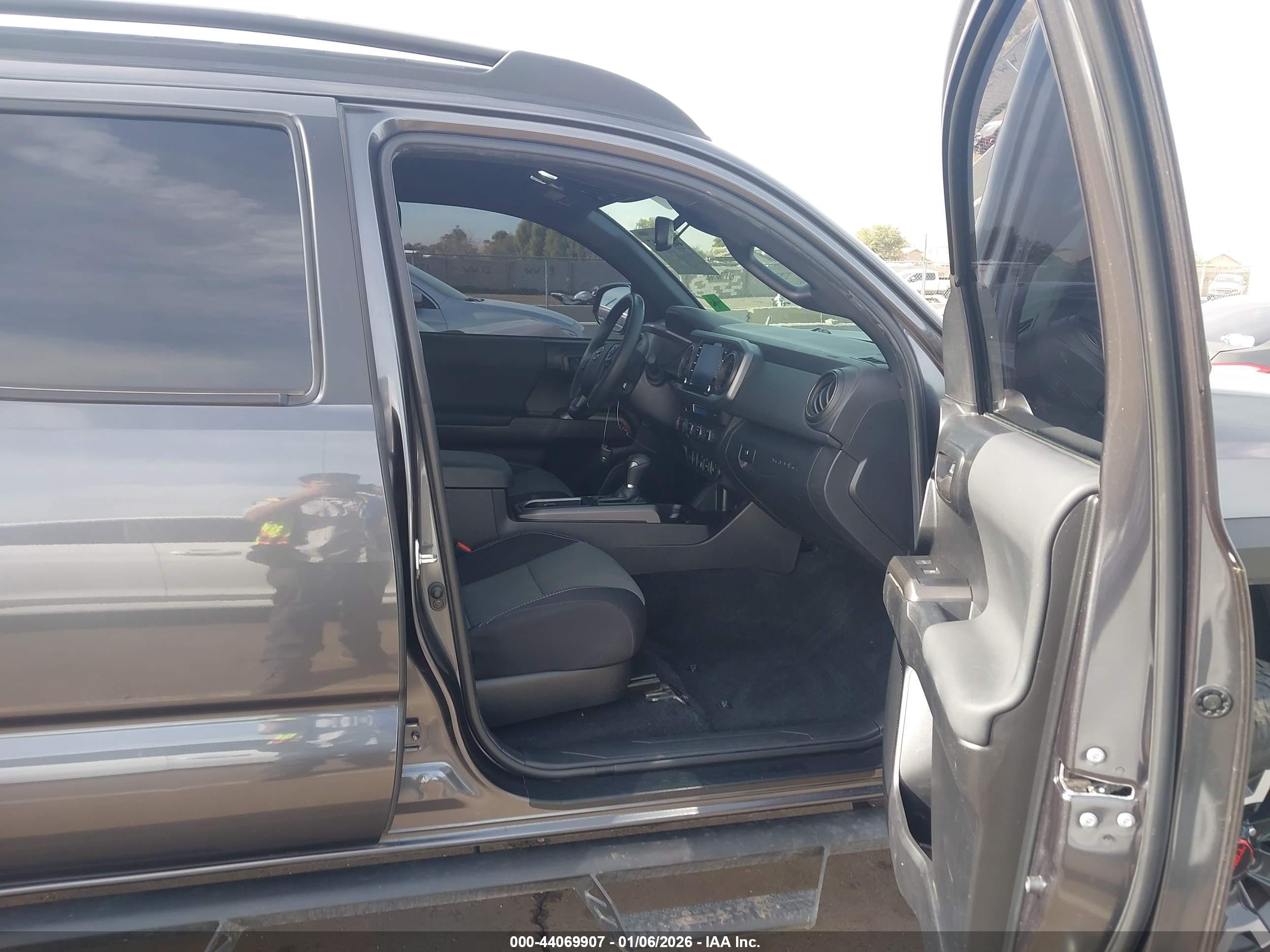 TOYOTA TACOMA image 5