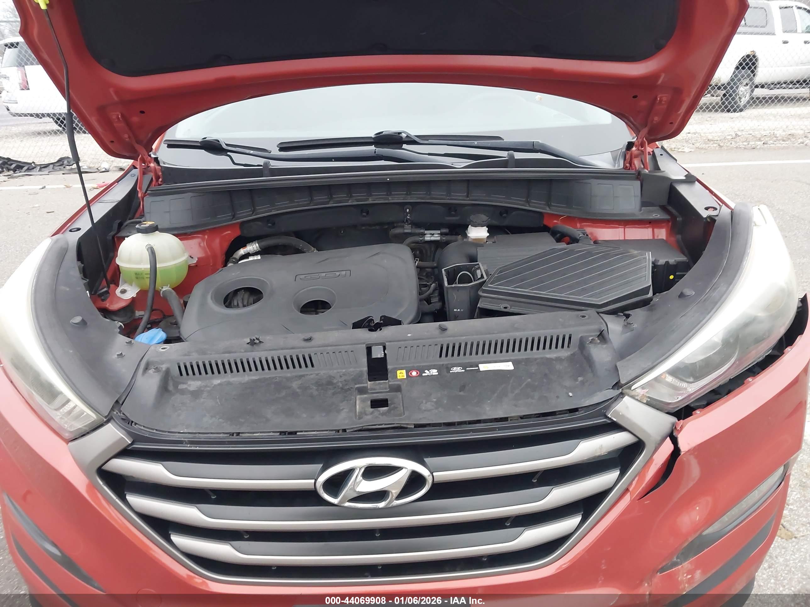 HYUNDAI TUCSON image 10